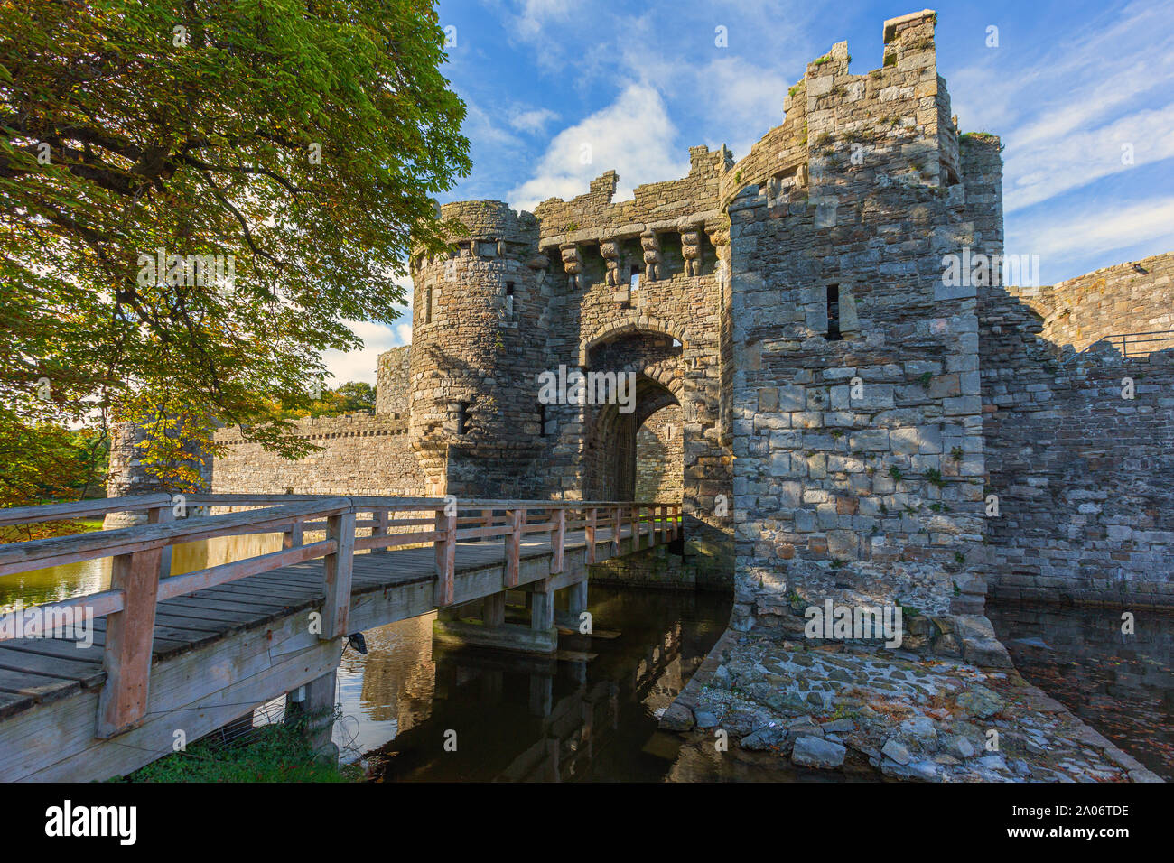 Beaumaris, Anglesey, Wales, Vereinigtes Königreich. Die Burg aus dem 14. Jahrhundert. Es ist Teil des UNESCO-Weltkulturerbes umfasst eine Gruppe von Burgen Stockfoto