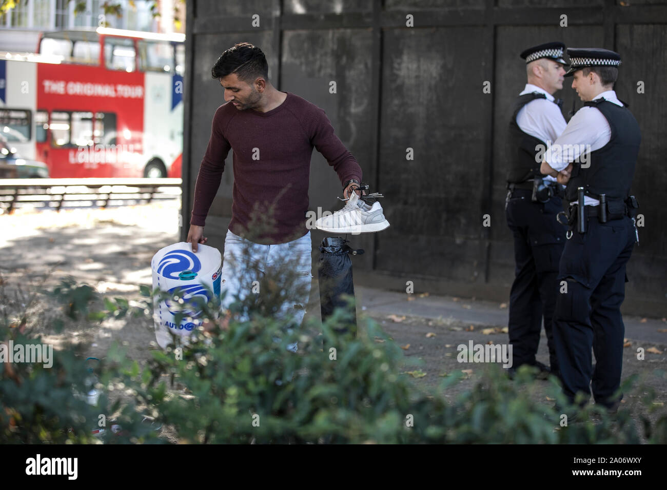 Roma Einwanderer gelöscht, die von der Polizei, von wo aus Sie Camping an der Park Lane in Mayfair wurden und Es liegen Berichte über eine crimewave, London UK Stockfoto