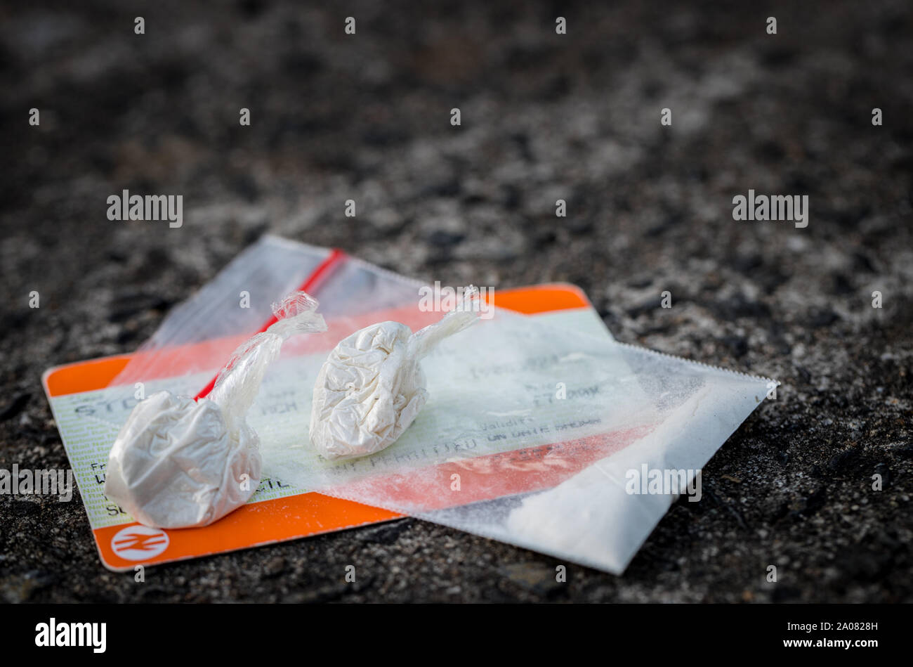Grafschaft Linien Droge in der UK Umgang (Model Released image) Stockfoto