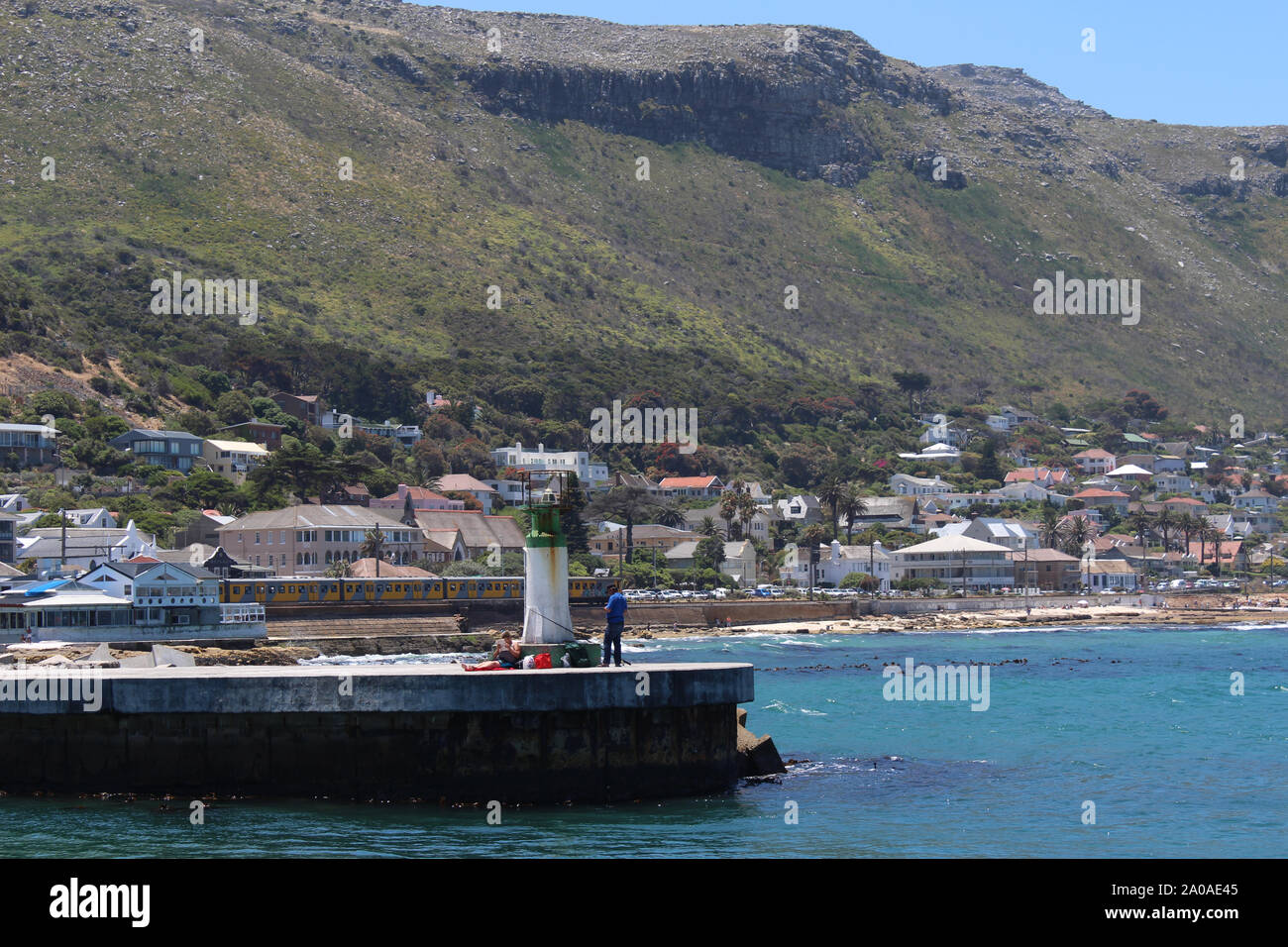 Hafen von Kalk Bay in Kapstadt. Gut für frische Meeresfrüchte Restaurants, um False Bay Stockfoto