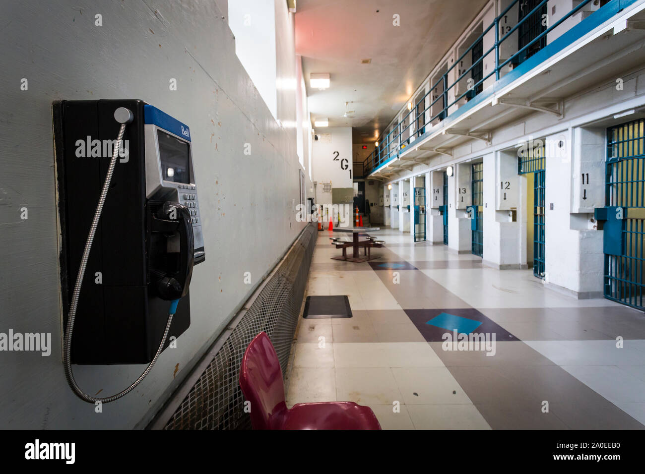 Telefon in einem Gefängnis Reihe der Gefängniszellen Kingston Justizvollzugsanstalt einen ehemaligen Hochsicherheitsgefängnis, Juni 1835 geöffnet und September jetzt Open 2013 fo geschlossen Stockfoto