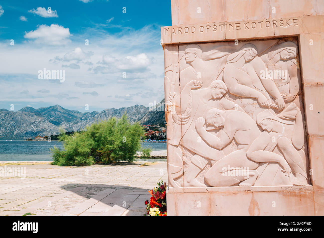 Kotor, Montenegro - 15. Juli 2019: Bucht von Kotor, Freedom Park Monument Stockfoto