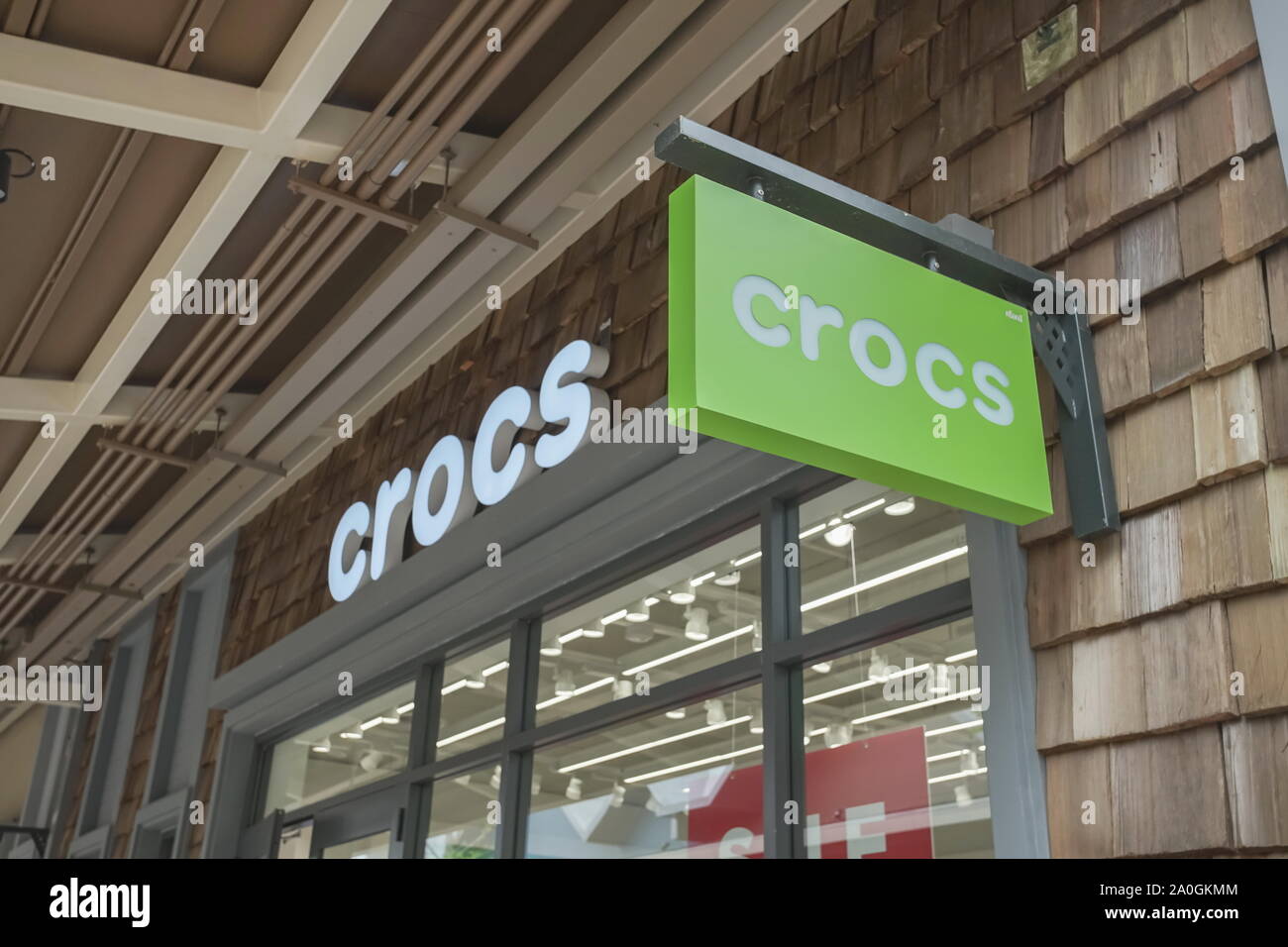 Samut Prakan, Thailand - September 06, 2019: CROCS Shop im neuen Einkaufszentrum namens Central Village. Stockfoto