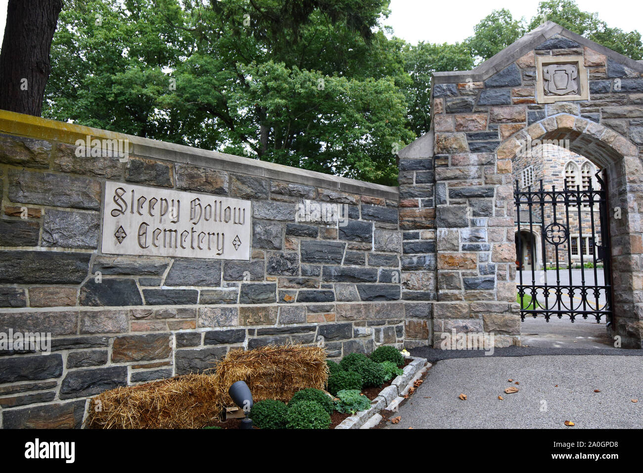 Eingang zu Sleepy Hollow Cemetery, NY Stockfoto