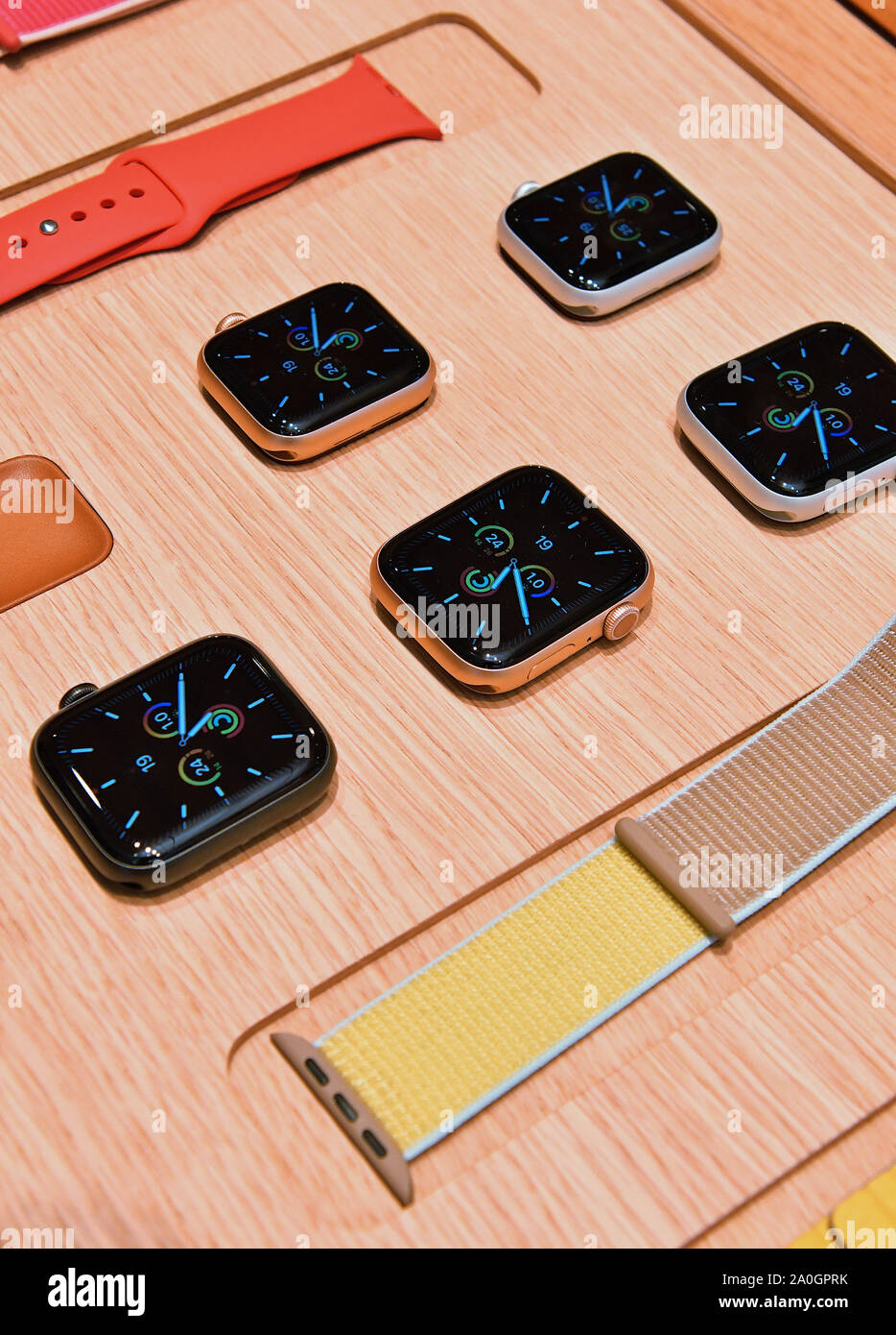 Neue Apple Watch Serie 5 sind beim Start Tag bei Apple Marunouchi store am Freitag, September 20, 2019. Foto von keizo Mori/UPI Stockfoto