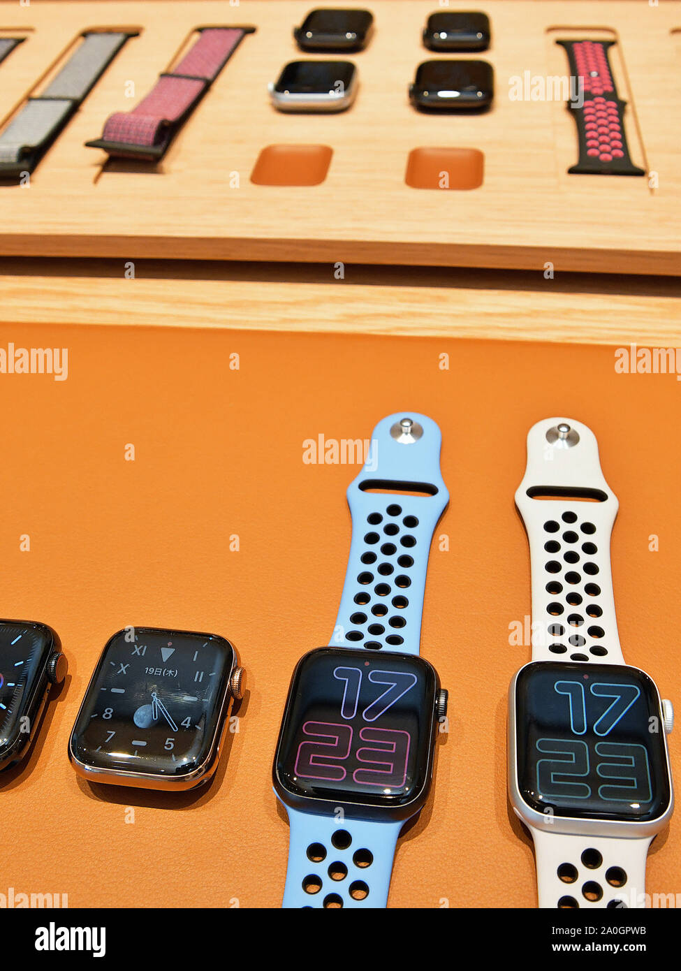 Neue Apple Watch Serie 5 sind beim Start Tag bei Apple Marunouchi store am Freitag, September 20, 2019. Foto von keizo Mori/UPI Stockfoto