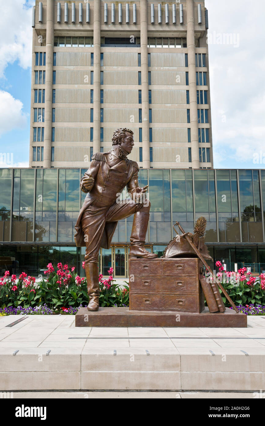 Statue ähnlich Sir Isaac Brock am Eingang zur Brock University, St. Catharines, Ontario, Kanada. Stockfoto