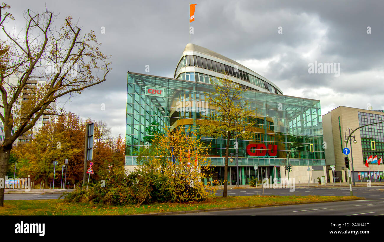 Berlin, Deutschland - 27. Oktober 2019 - Konrad-Adenauer-Haus - Sitz der CDU Stockfoto