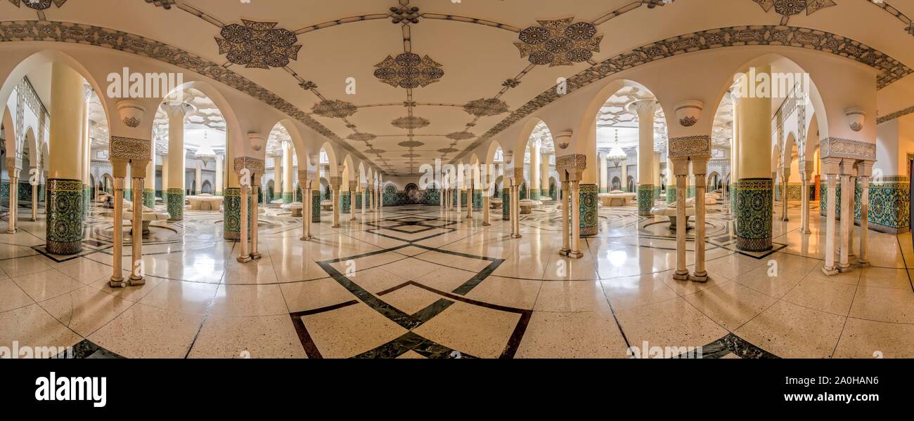 Waschraum mit Hassan-II.-Moschee, Interieur, Panorama, Casablanca, Marokko Stockfoto