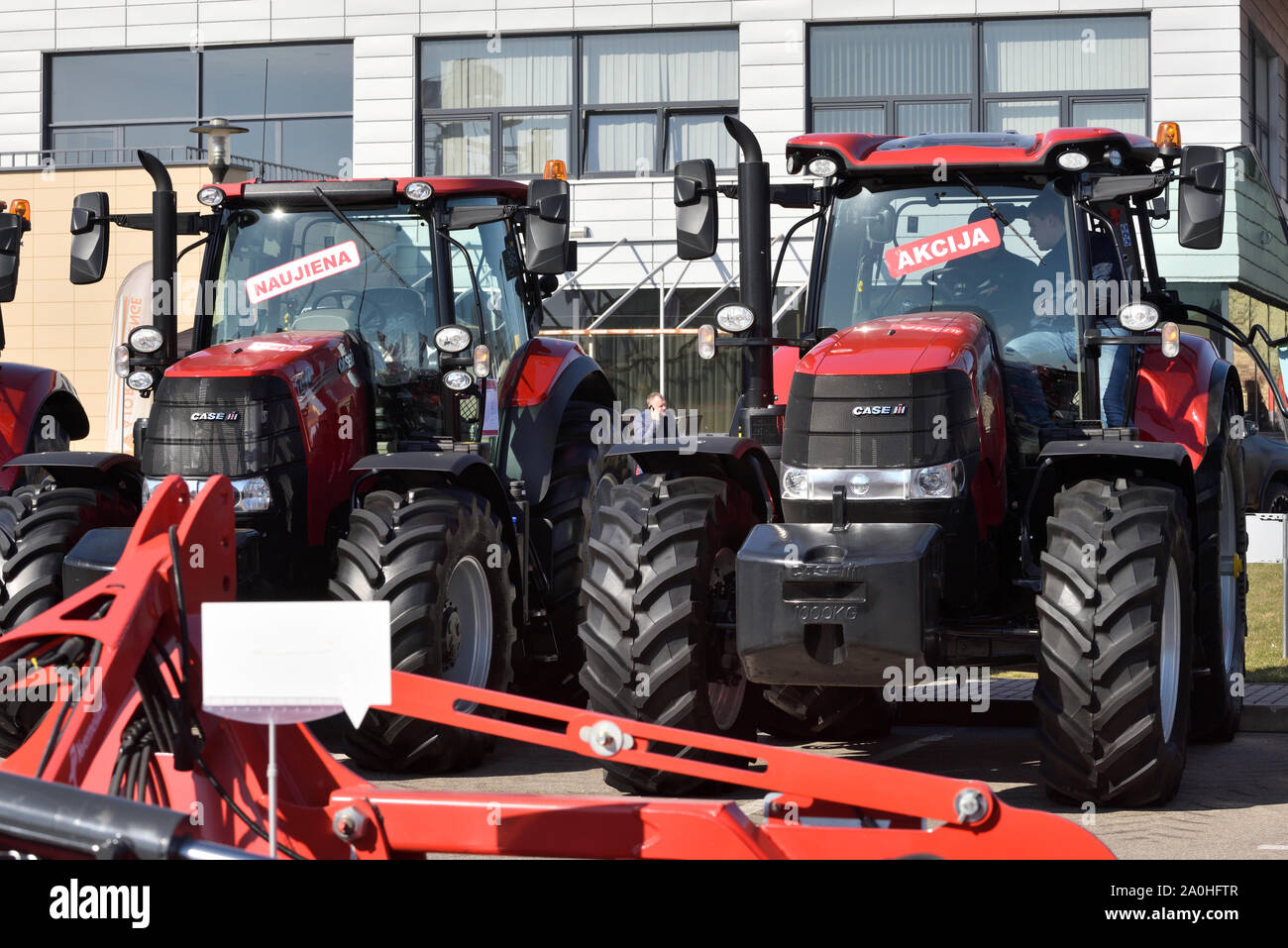 Kaunas, Litauen - 04 April: Case IH Schlepper und Logo in Kaunas am 04 April, 2019. Case IH ist eine Marke von landwirtschaftlichen Geräten, im Besitz von CNH-I Stockfoto