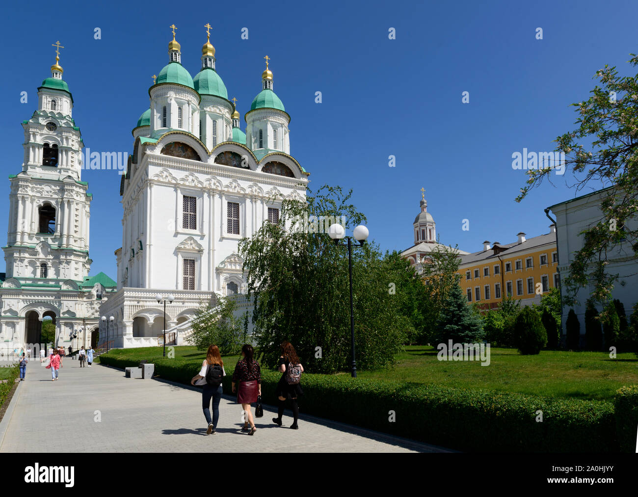 Der Kreml in Astrachan, Kaliningrad Oblast, Russland. Glockenturm und der Kathedrale. Stockfoto