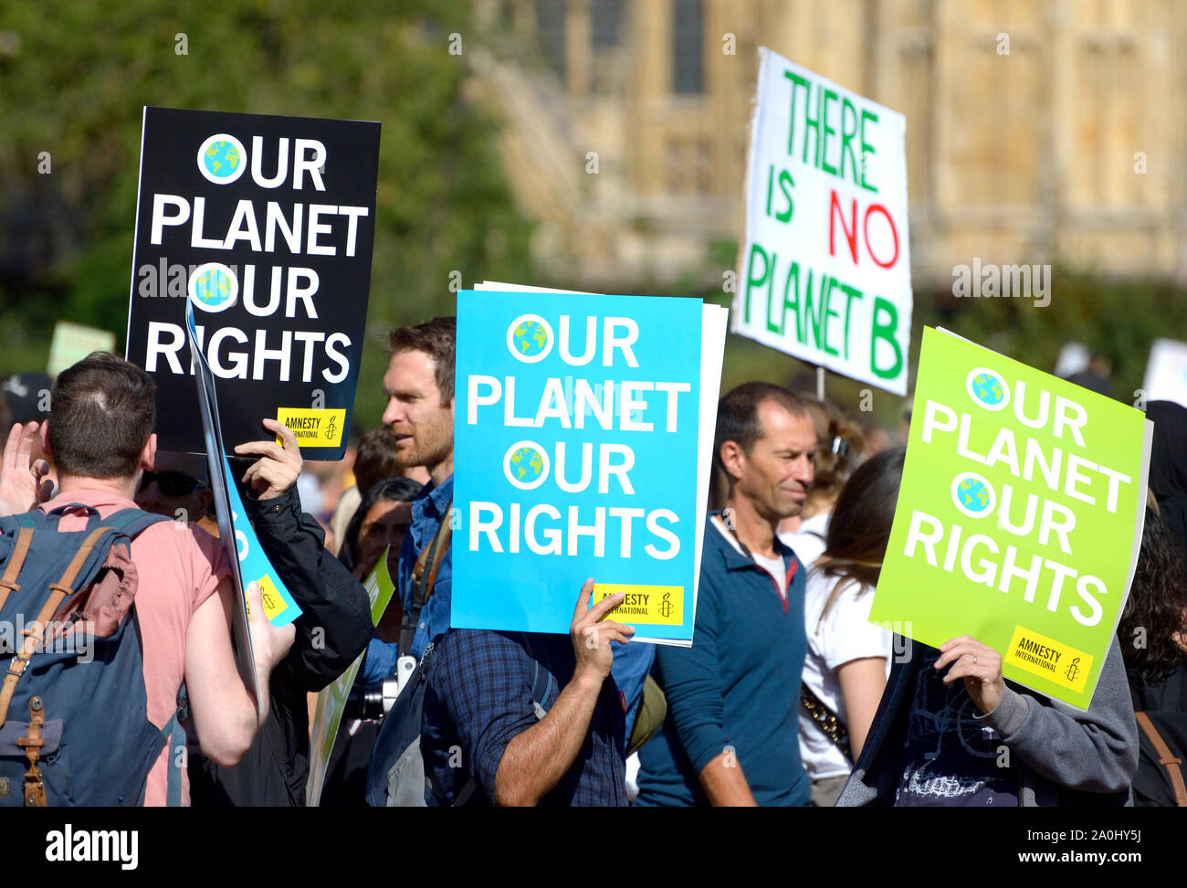 London, Großbritannien. September 2019. Der globale Klimastreik in London marschiert von Westminster, entlang der Themse zum Trafalgar Square. Stockfoto