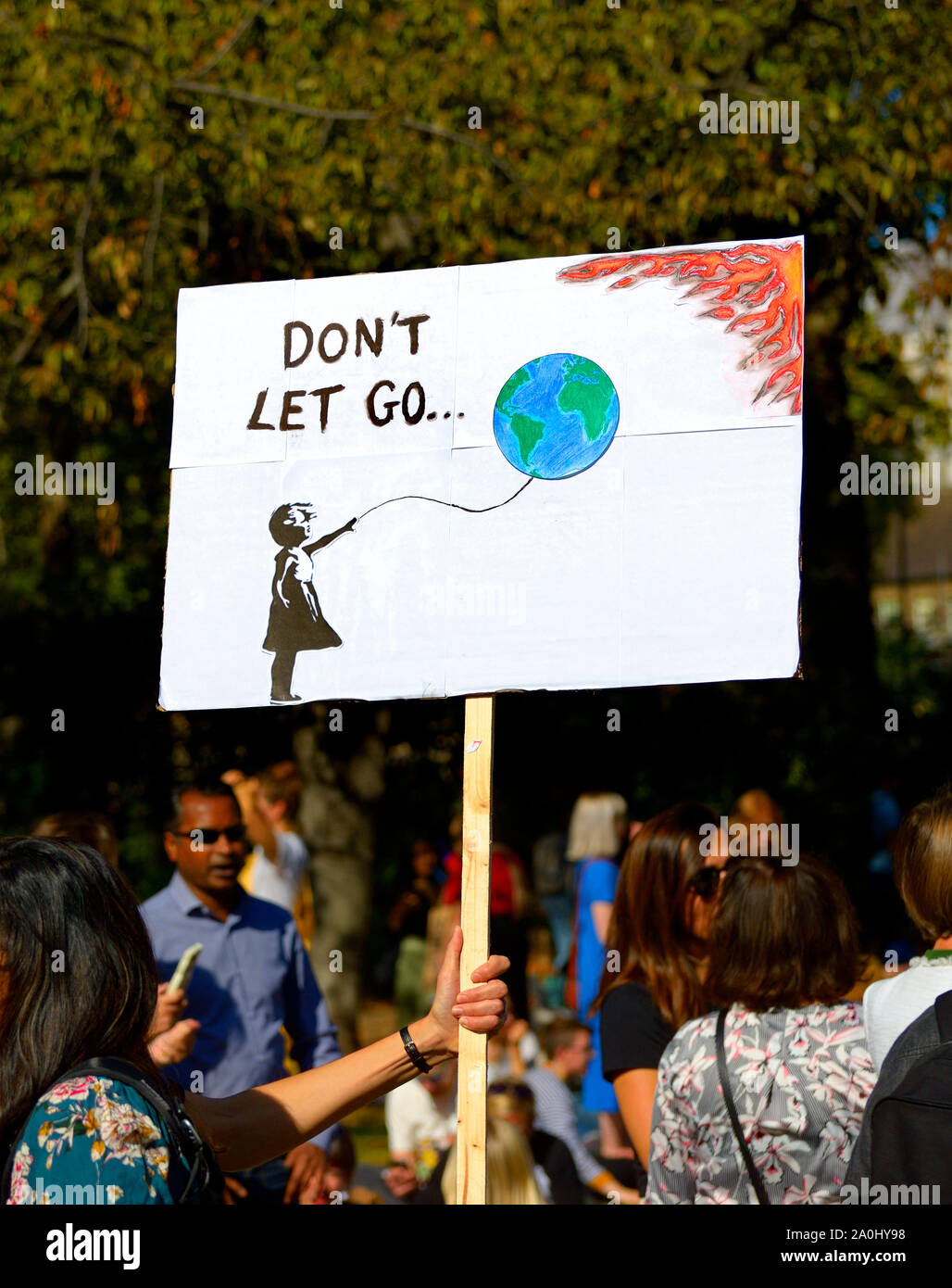 London, Großbritannien. September 2019. Der globale Klimastreik in London marschiert von Westminster, entlang der Themse zum Trafalgar Square. Stockfoto