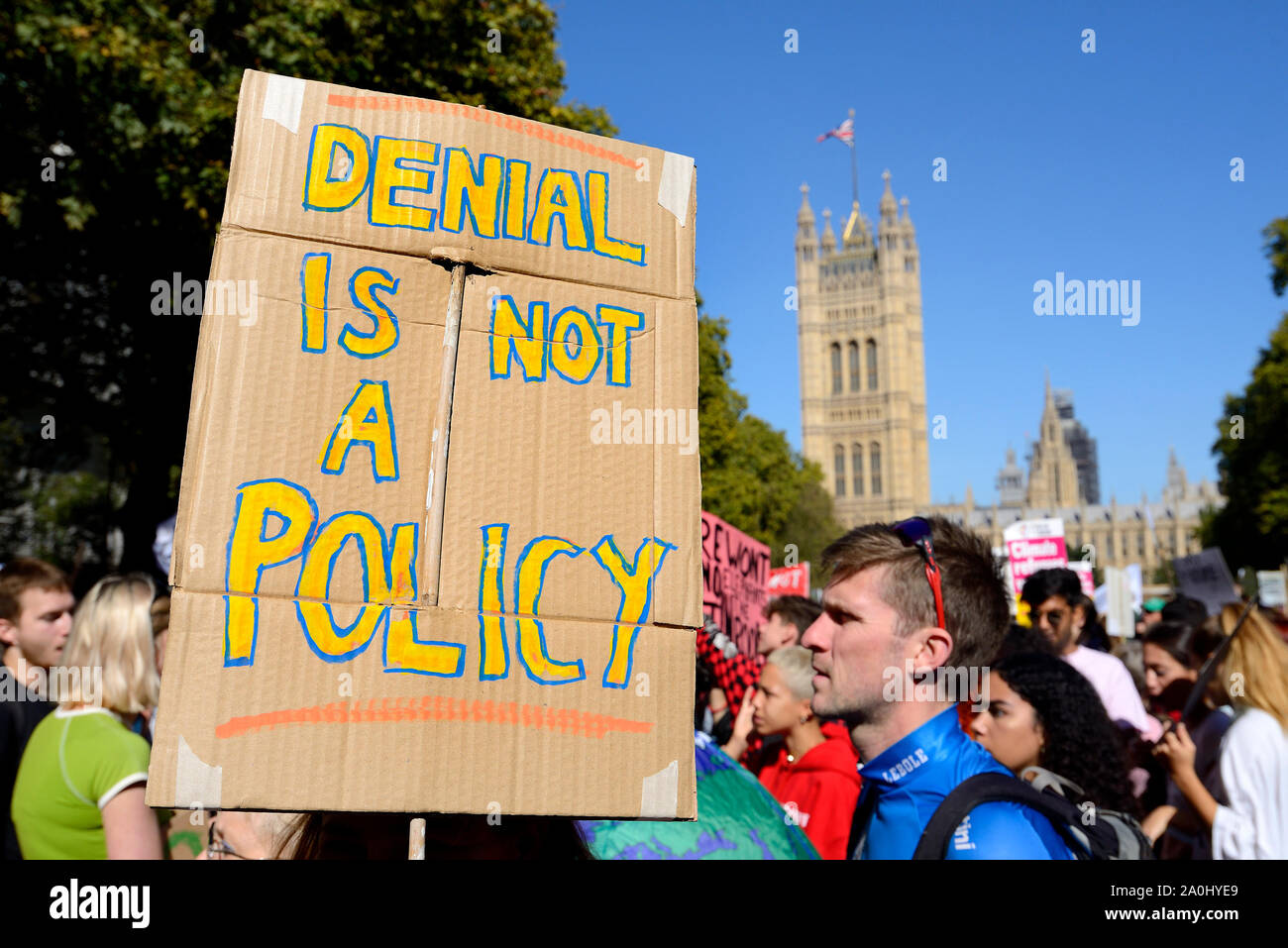 London, Großbritannien. September 2019. Der globale Klimastreik in London marschiert von Westminster, entlang der Themse zum Trafalgar Square. Stockfoto London, Großbritannien. September 2019. Der globale Klimastreik in London marschiert von Westminster, entlang der Themse zum Trafalgar Square. Stockfoto