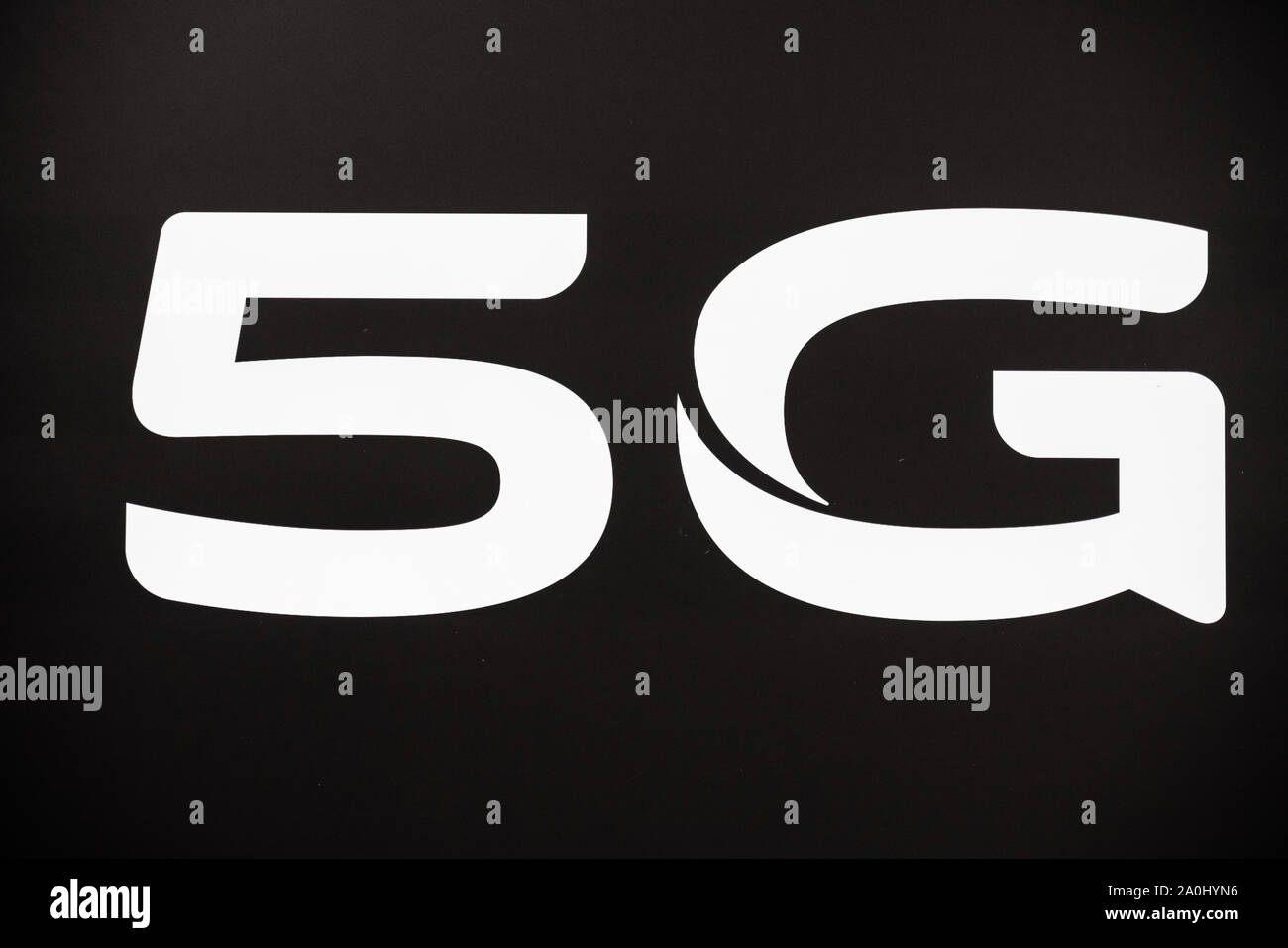 Eine 5-G-Logo gesehen auf einem Vivo NEX3 smartphone Werbung in Shanghai. Stockfoto
