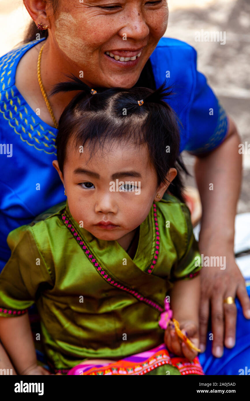 Minderheit Shan Leute an der Kakku Pagode Festival, Taunggyi, Shan Staat, Myanmar. Stockfoto