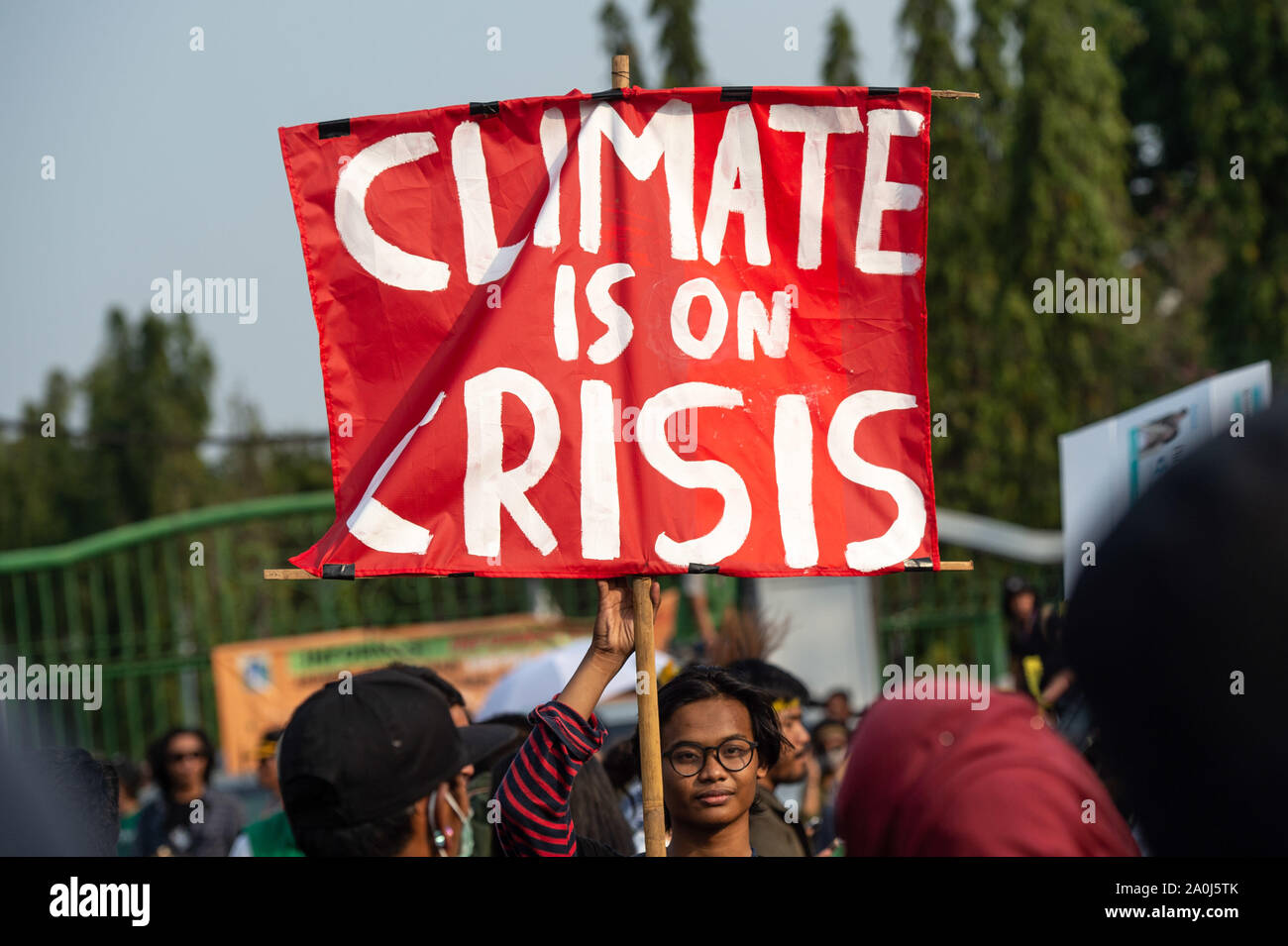Jakarta, Indonesien. 20 Sep, 2019. Indonesier, an einer Rallye für Maßnahmen gegen den Klimawandel in Jakarta, Indonesien, Sept. 20, 2019. Credit: Veri Sanovri/Xinhua/Alamy leben Nachrichten Stockfoto