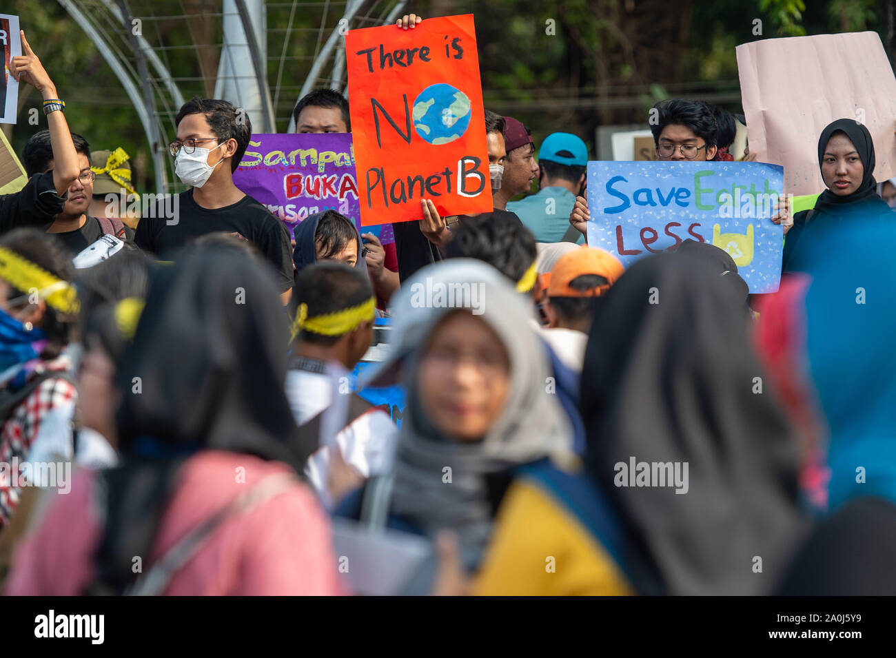 Jakarta, Indonesien. 20 Sep, 2019. Indonesier, an einer Rallye für Maßnahmen gegen den Klimawandel in Jakarta, Indonesien, Sept. 20, 2019. Credit: Veri Sanovri/Xinhua/Alamy leben Nachrichten Stockfoto