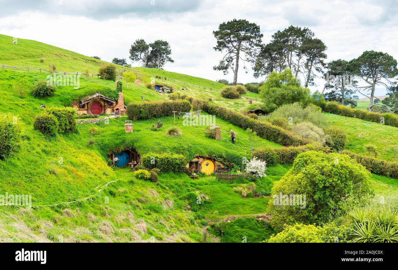 MATAMATA, NEUSEELAND - 10. OKTOBER 2018: Landschaft des Hobbiton Movie Set Stockfoto