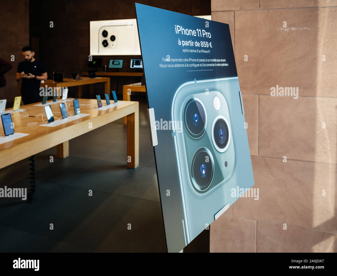 Apple Iphone Xs Werbung Stockfotos Und Bilder Kaufen Alamy