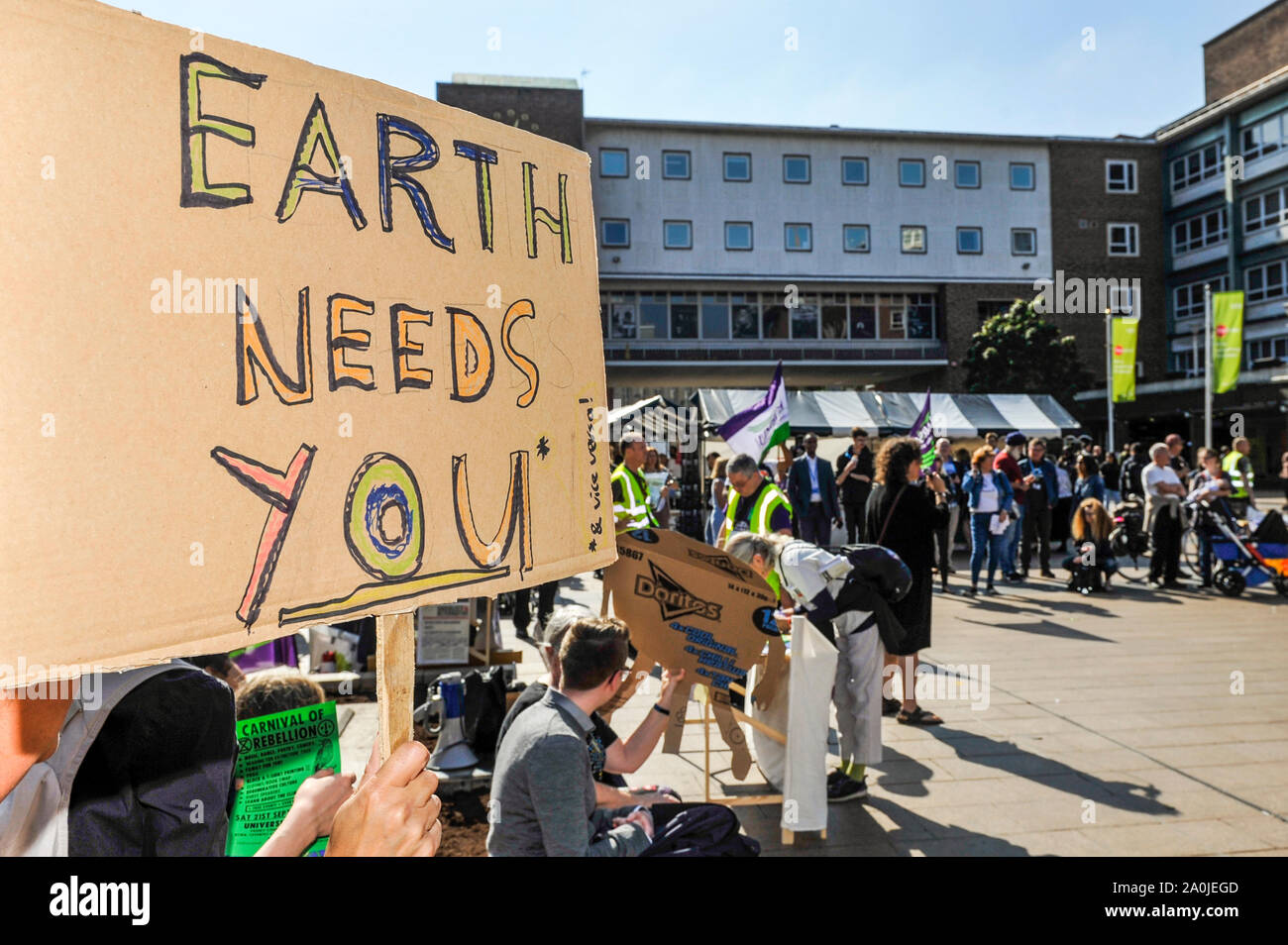 Coventry, West Midlands, UK. September, 2019 20. Klima die Streikenden in ihren droves in Coventry sind am Nachmittag gegen den Klimawandel zu protestieren. Das Klima, die von verschiedenen Gewerkschaften organisierte, war Teil eines weltweiten Protest mit bis zu 400.000 Menschen. Credit: Andy Gibson/Alamy Leben Nachrichten. Stockfoto