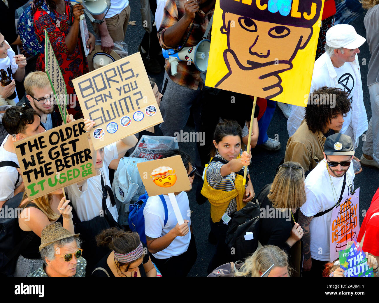 London, Großbritannien. September 2019. Der globale Klimastreik in London marschiert von Westminster, entlang der Themse zum Trafalgar Square. Stockfoto