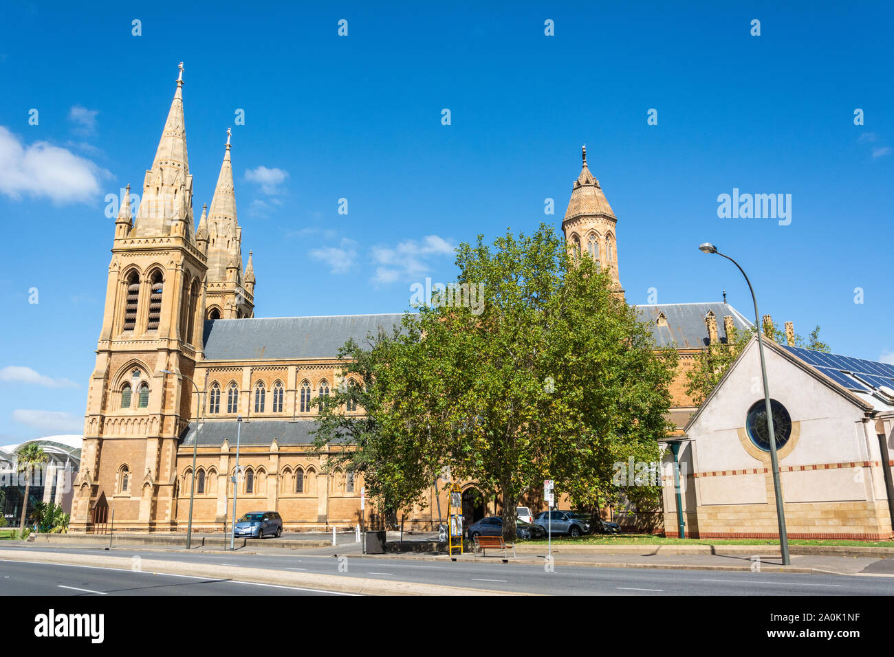 Adelaide, Australien - 16. März 2017. Außenansicht der St. Peter's Cathedral in Adelaide an der Ecke Pennington Terrace und King William Road Stockfoto