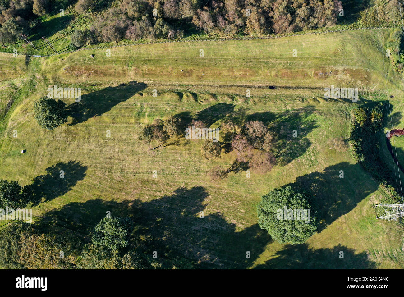 Antenne drone Ansicht des Antonine Wall und Roughcastle fort bei Falkirk Stockfoto