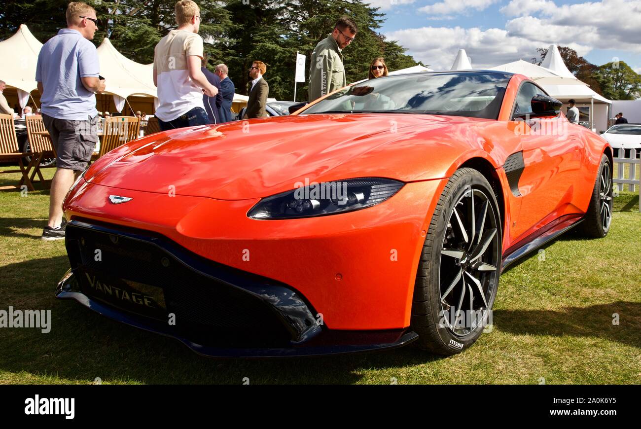 Aston Martin Vantage auf der Messe 2019 Salon Privé at Blenheim Palace, Oxfordshire. Stockfoto