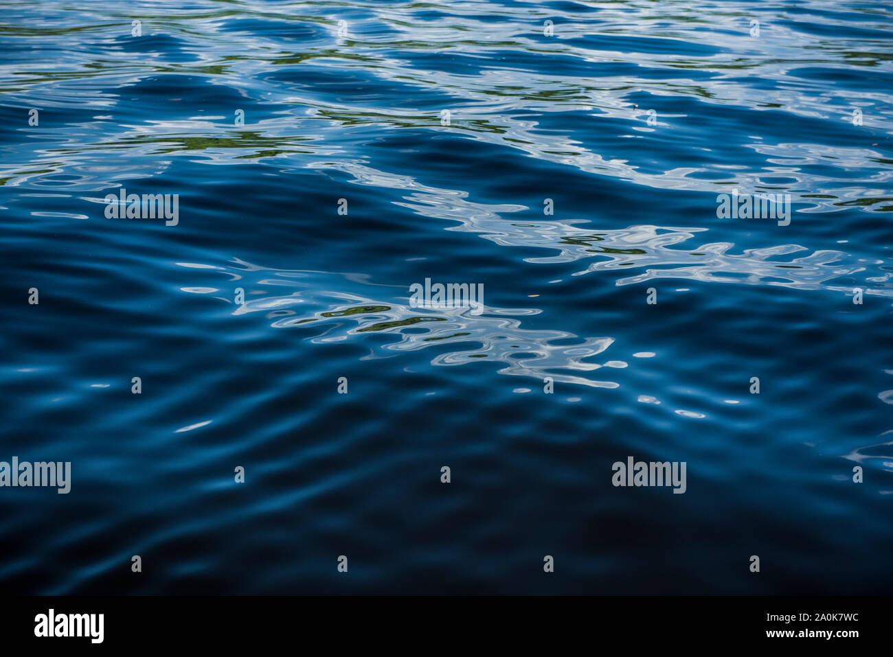 Amazonas Fluss Gewässer Reflexion blau Stockfoto