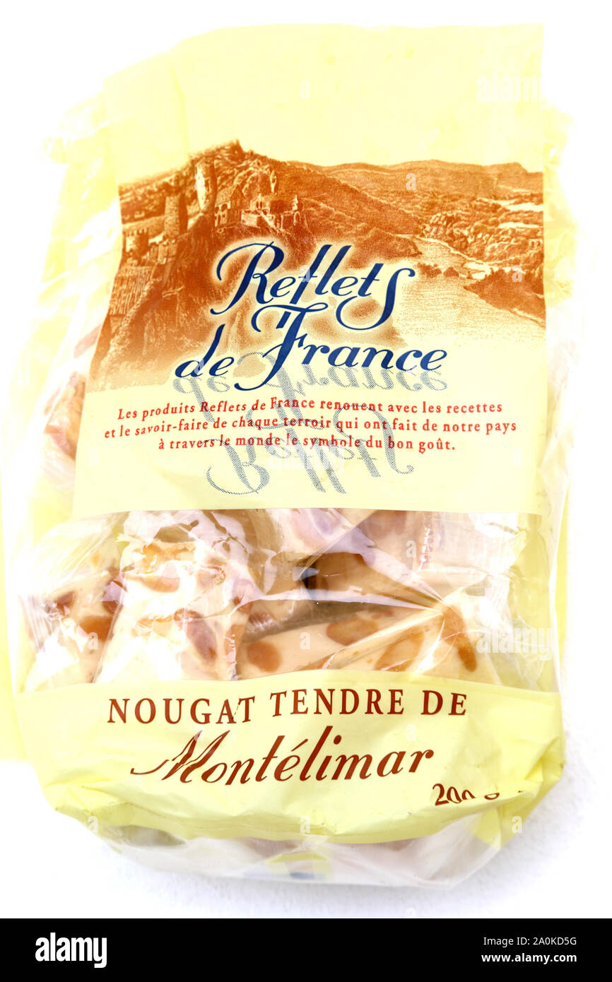 Ein Beutel mit weißem Nougat - Reflets De France Nougat Tendre De Montelimar Stockfoto