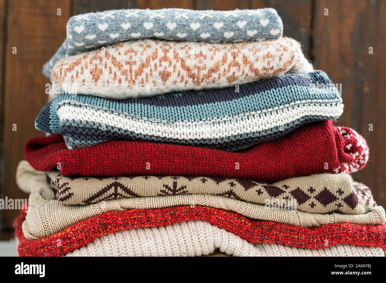 Warme Baumwolle und Wolle Pullover übereinander für die kalte Jahreszeit vorbereitet Stockfoto