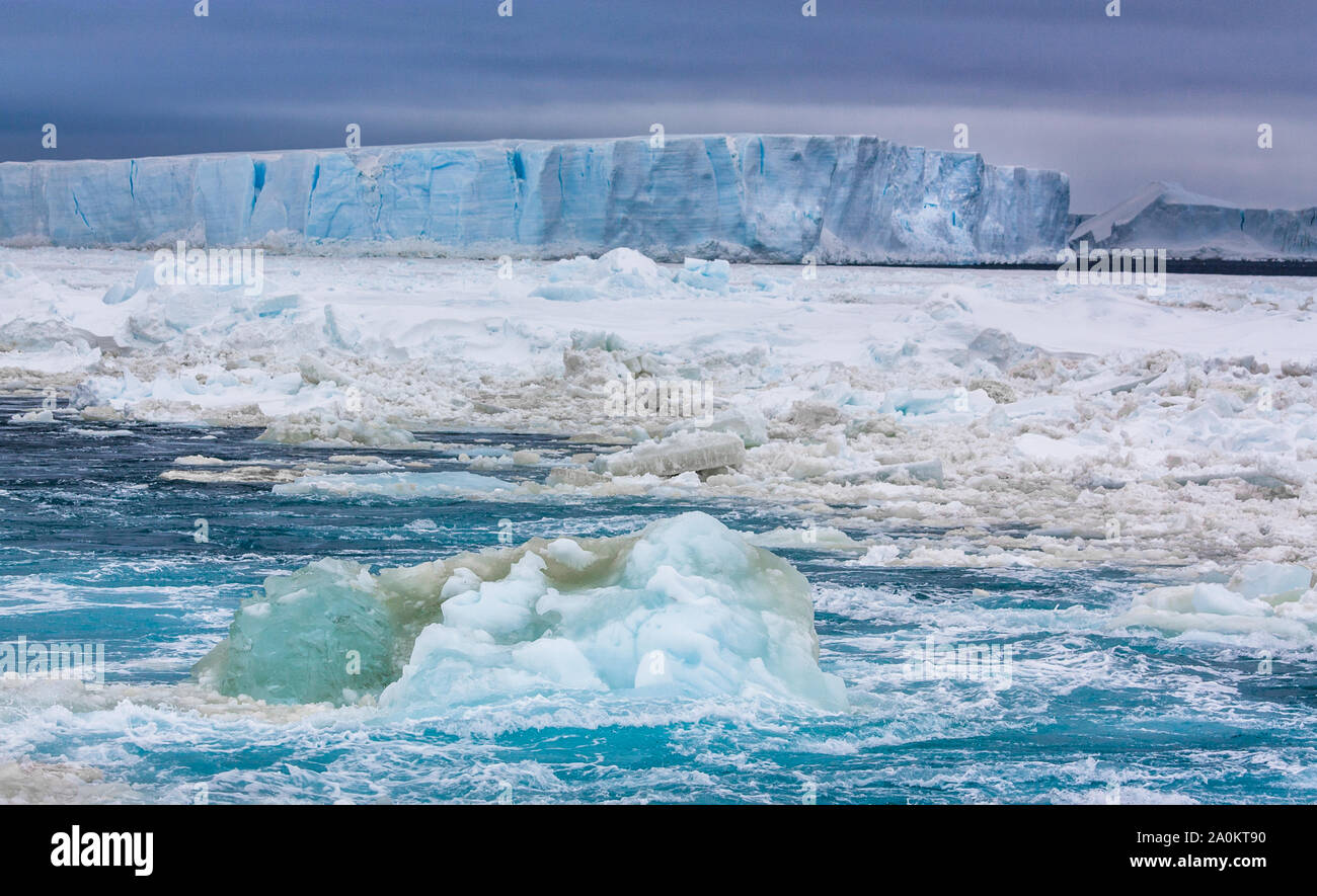 Eisberge an der Spitze der Antarktischen Halbinsel Stockfoto