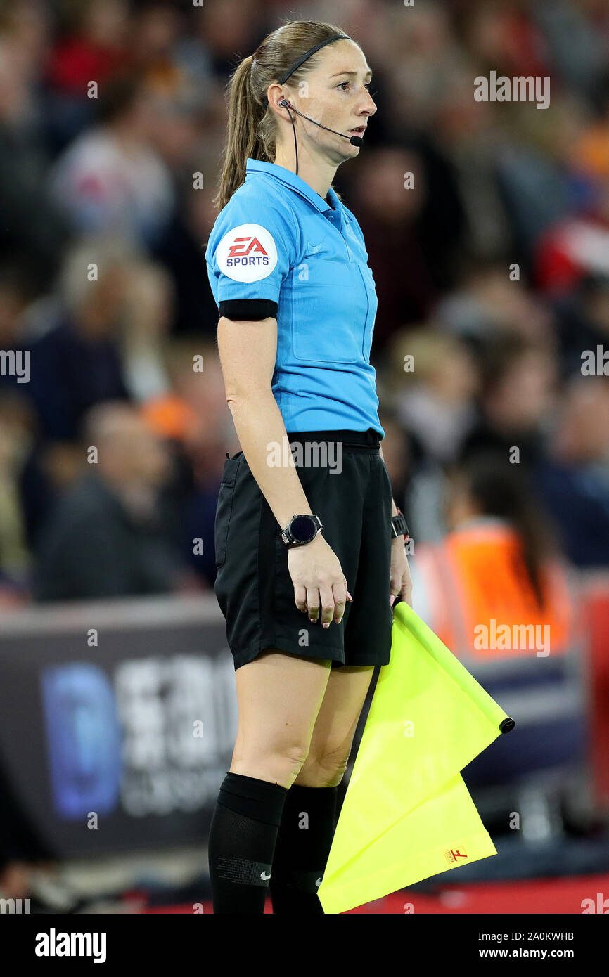 Southampton, Großbritannien. 20. Sep 2019. Schiedsrichter- Assistent Sian Massey-Ellis MBE während der Premier League Match zwischen Southampton und Bournemouth an der St. Mary's Stadium, Southampton am Freitag, dem 20. September 2019. (Credit: Jon Bromley | MI Nachrichten) das Fotografieren dürfen nur für Zeitung und/oder Zeitschrift redaktionelle Zwecke verwendet werden, eine Lizenz für die gewerbliche Nutzung Kreditkarte erforderlich: MI Nachrichten & Sport/Alamy leben Nachrichten Stockfoto