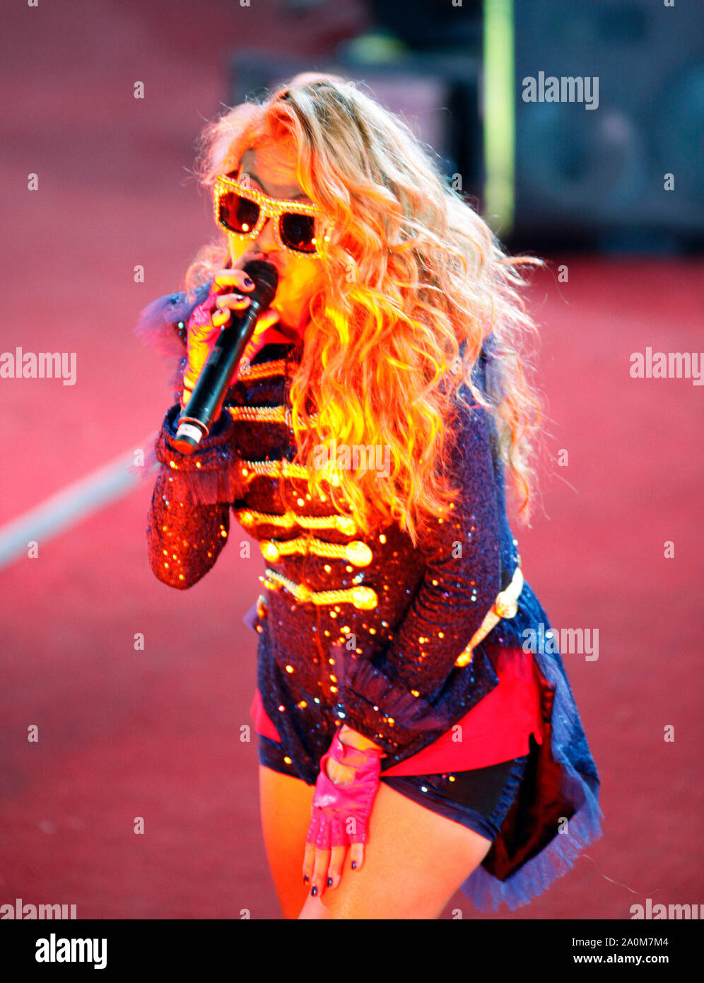 Paulina Rubio, la chica dorada, cantante Pop latina en la feria de *Leon2012. Elebrierte Papa latina. ***Foto:Staff/NortePhoto* Stockfoto