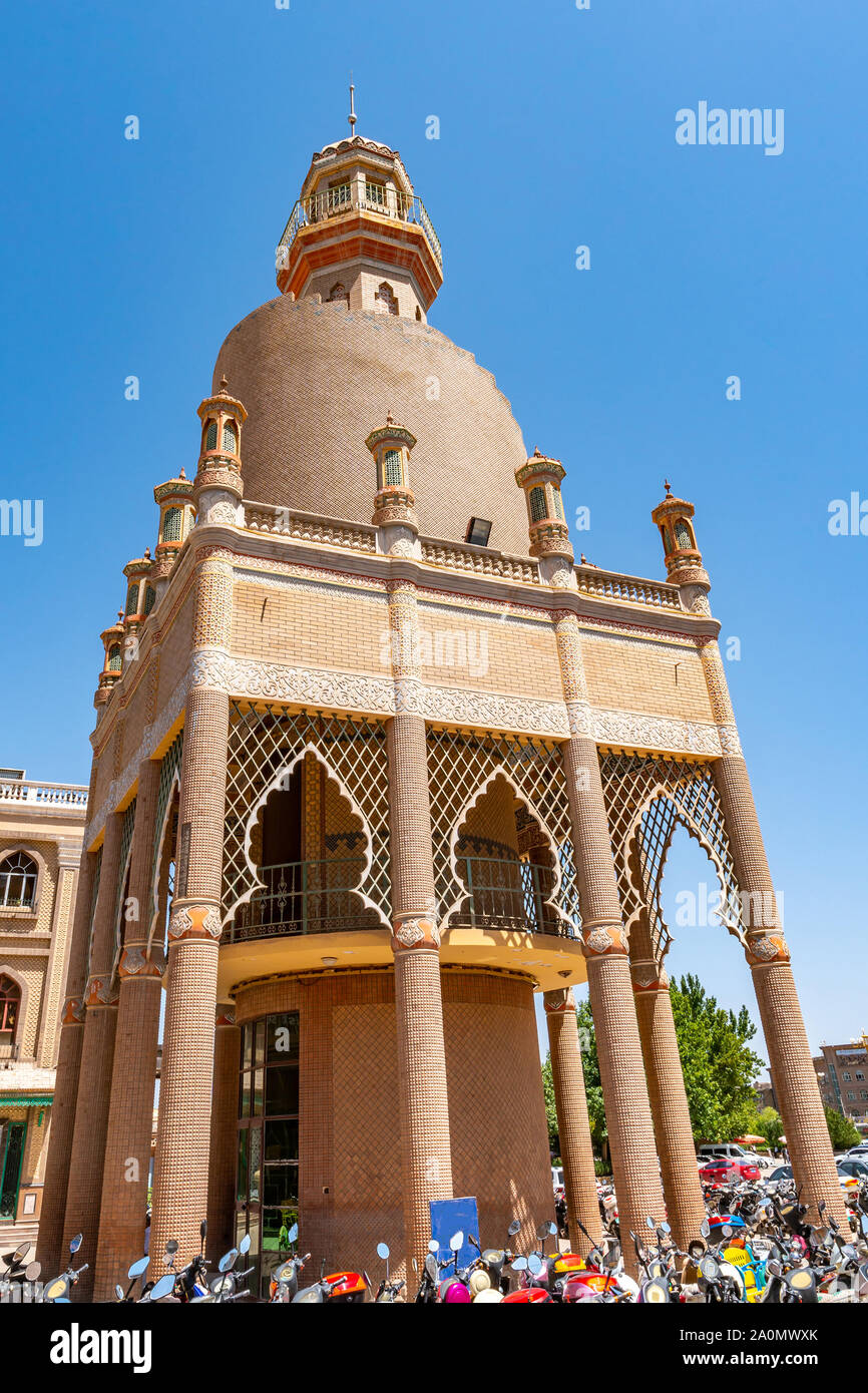 Kashgar Minarett Turm bei Atigaer Square in der Nähe von Id kah-Moschee auf einem sonnigen blauen Himmel Tag Stockfoto