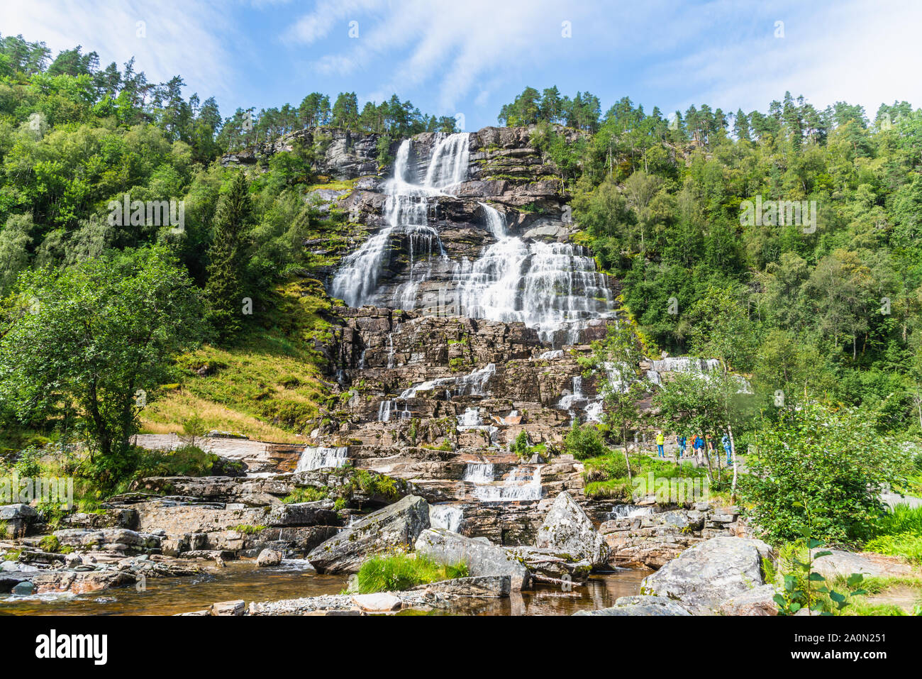 Die schöne Tvindefossen Wasserfall, Voss, Norwegen Stockfoto