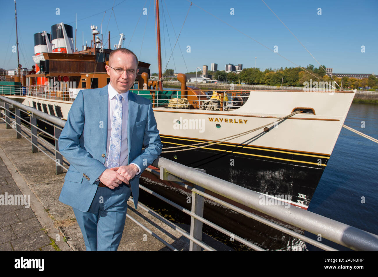 Streng unter einem Embargo bis 00:00 Uhr 21 Sept 2019. Im Bild: Paul Semple - General Manager, Waverley Ausflüge. Der letzte See Raddampfer der Welt erhalten £ 1 Mio. der schottischen Regierung für die Finanzierung zu helfen, Sie segeln wieder, Kultur Sekretärin Fiona Hyslop verkündet hat. Credit: Colin Fisher/Alamy leben Nachrichten Stockfoto