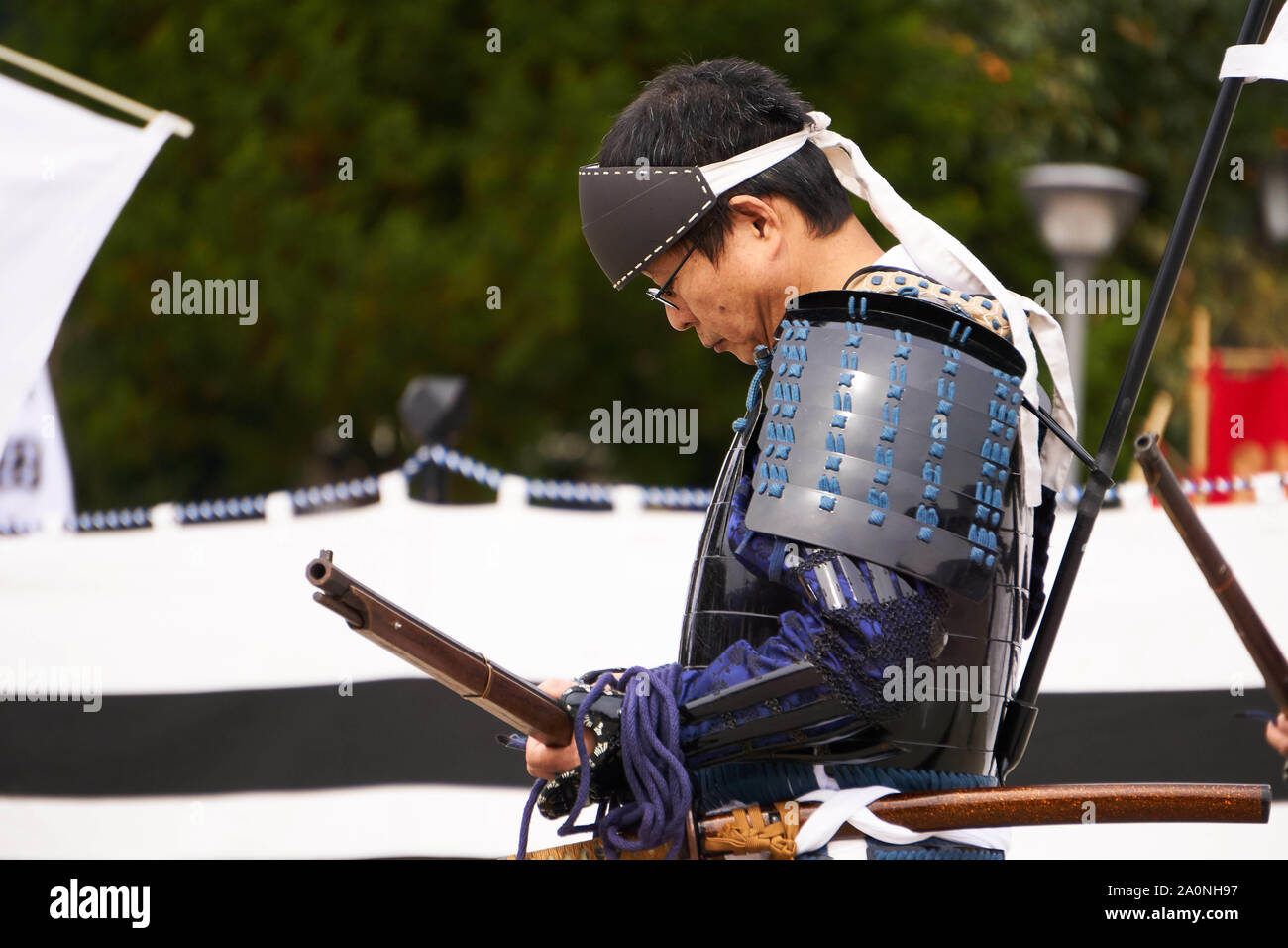 Japanische reenactors in traditionelle Samurai Kostüm und Rüstungen (Armor) an Samurai Festival in Sarugakyo, Vinstra, Gunma, Japan gekleidet. Stockfoto