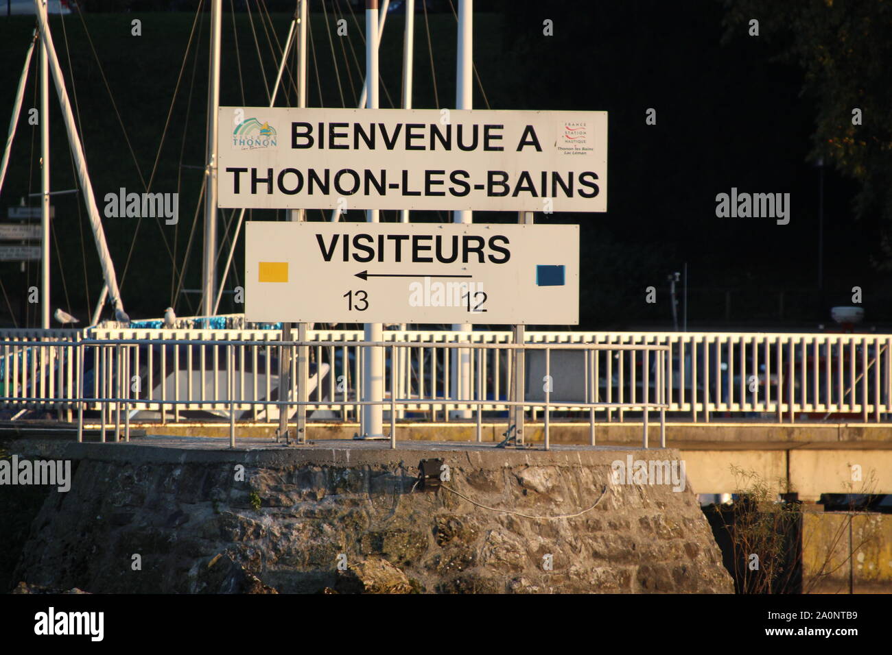 Eingang zum Hafen von Thonon-les-Bains Stockfoto