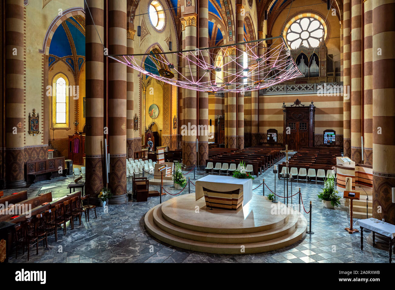 Interieur von San Lorenzo (aka Dom) - Römisch-katholische Kathedrale Saint Lawrence gewidmet und in der Stadt von Alba, Italien. Stockfoto