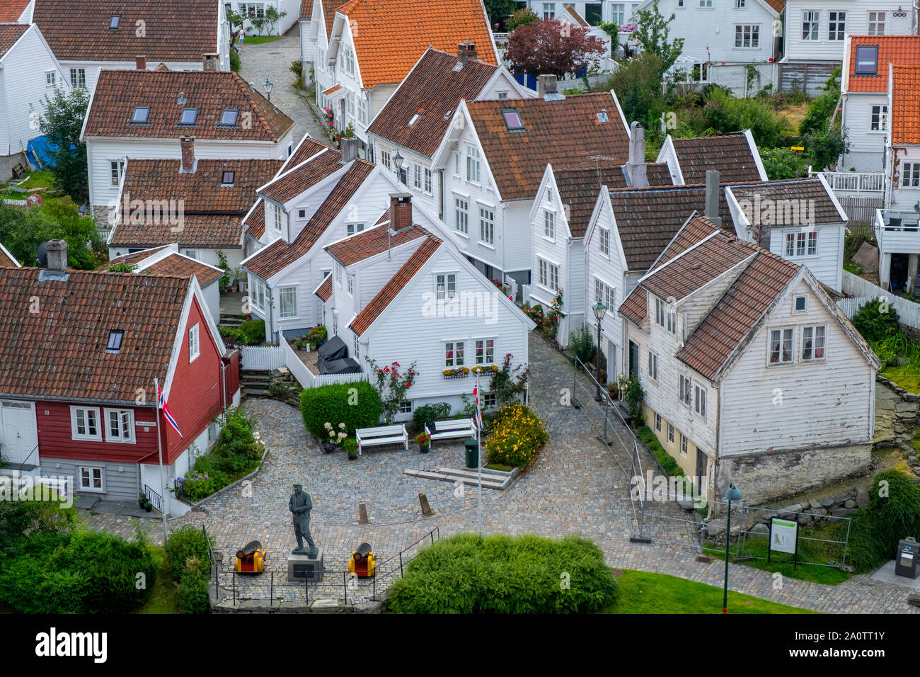 Weiß 18. Jahrhundert Holzhäusern der Altstadt von Stavanger auf der Seite des Vågen Stockfoto