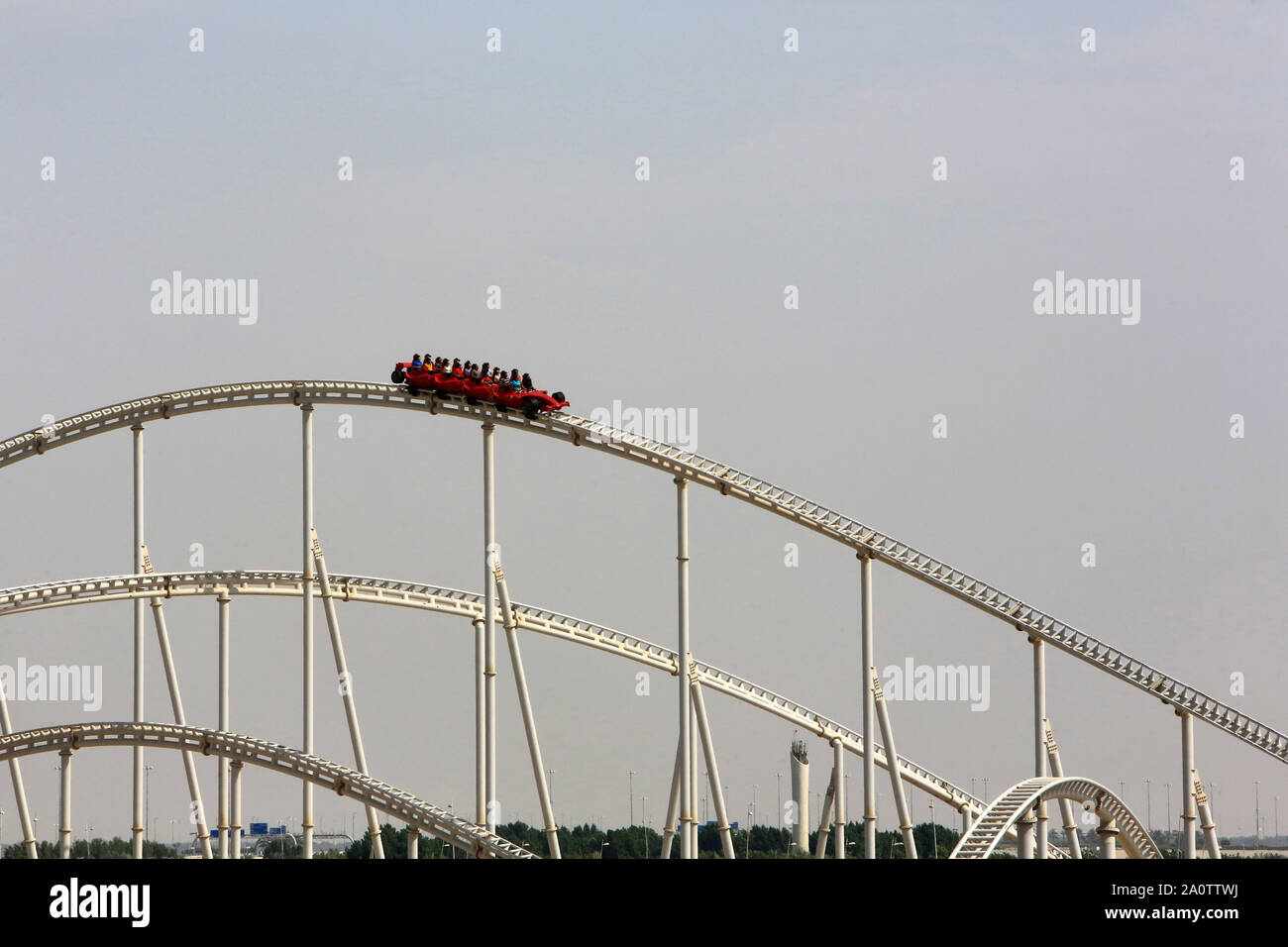 Zone de Lancement. Le grand huit. 'Formel Rossa". Montagnes russes lancées. Le Ferrari World. Parc à Thème. 2010. Ile de Yas. Abu Dhabi. Stockfoto