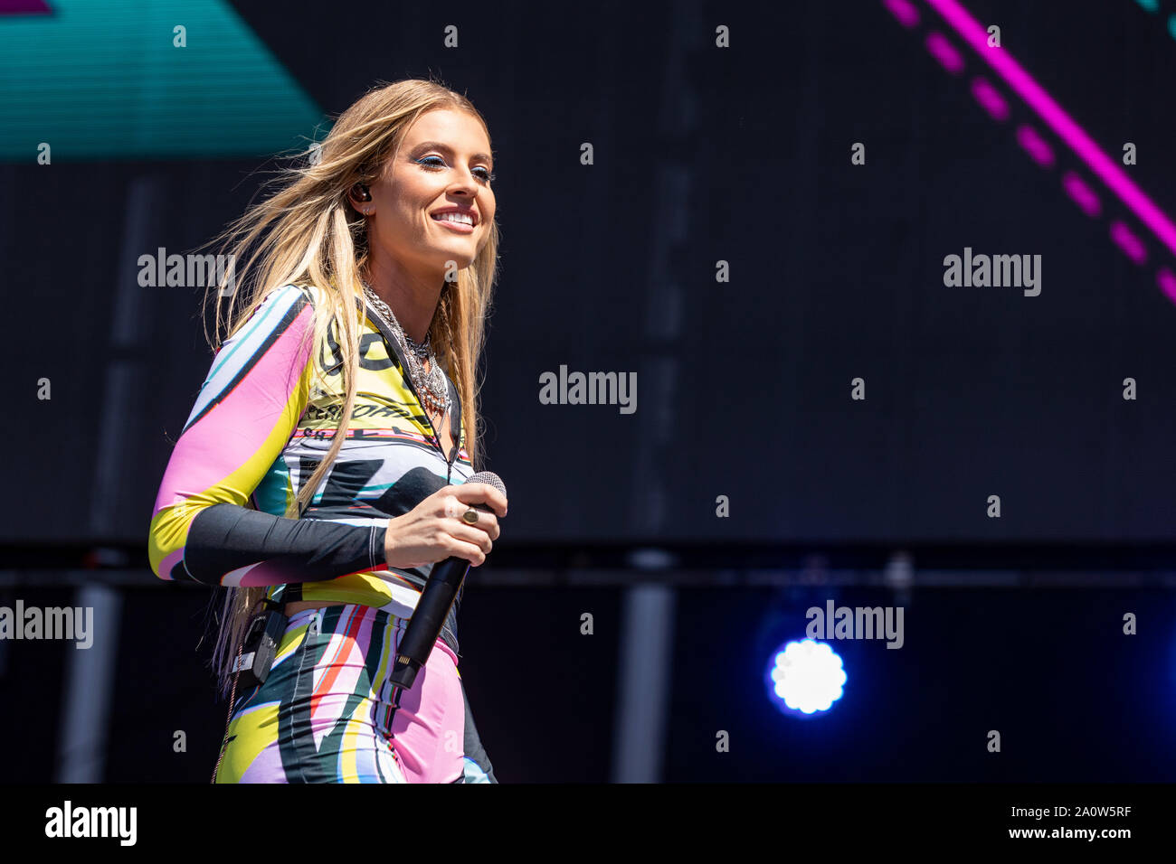 September 21, 2019, Las Vegas, Nevada, US: Fletcher (CARI ELISE FLETCHER) während der iHeartMusic Festival tagsüber Dorf Las Vegas am Festivalgelände in Las Vegas, Nevada (Bild: © Daniel DeSlover/ZUMA Draht) Stockfoto
