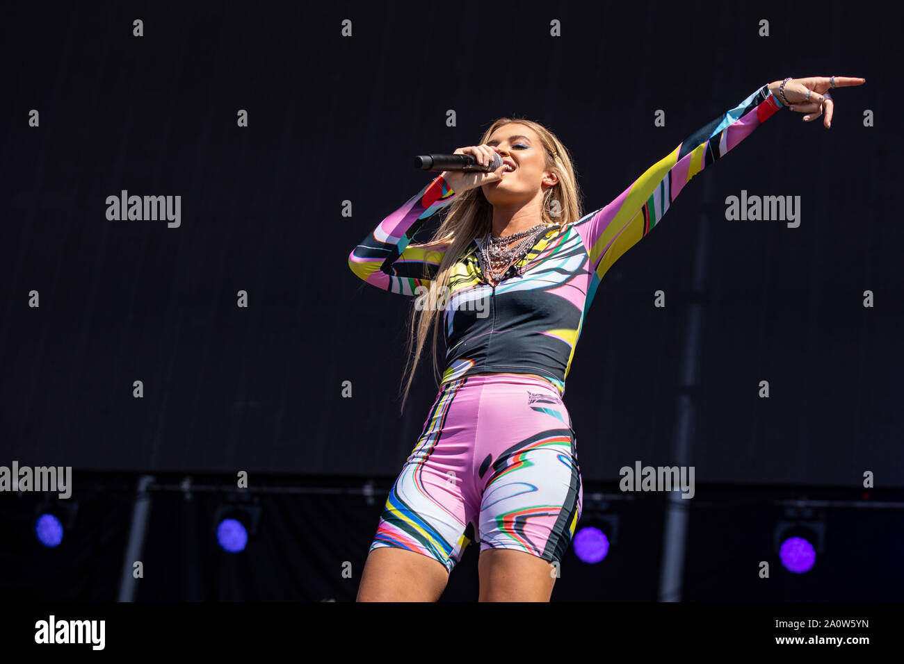 September 21, 2019, Las Vegas, Nevada, US: Fletcher (CARI ELISE FLETCHER) während der iHeartMusic Festival tagsüber Dorf Las Vegas am Festivalgelände in Las Vegas, Nevada (Bild: © Daniel DeSlover/ZUMA Draht) Stockfoto