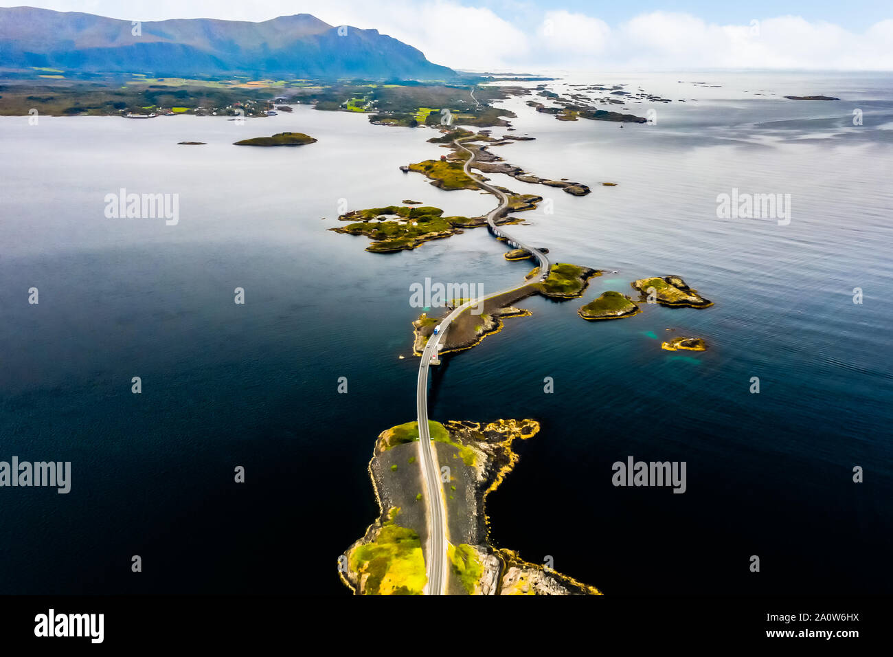 Antenne drone Schuß der Welt berühmte Atlantikstraße. Stockfoto