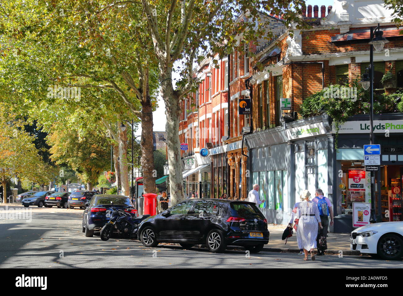 Anzeigen von Lichfield Road in Kew, London, UK Stockfoto