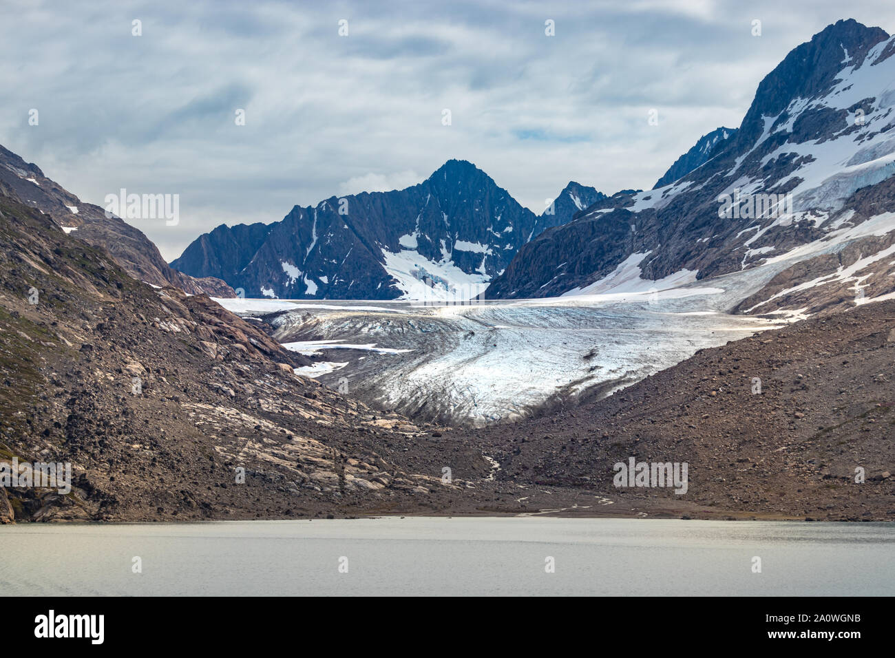 Detail von einem Gletscher am Fjord Skjoldungen, einer Insel in der südöstlichen Küste von Grönland. Stockfoto