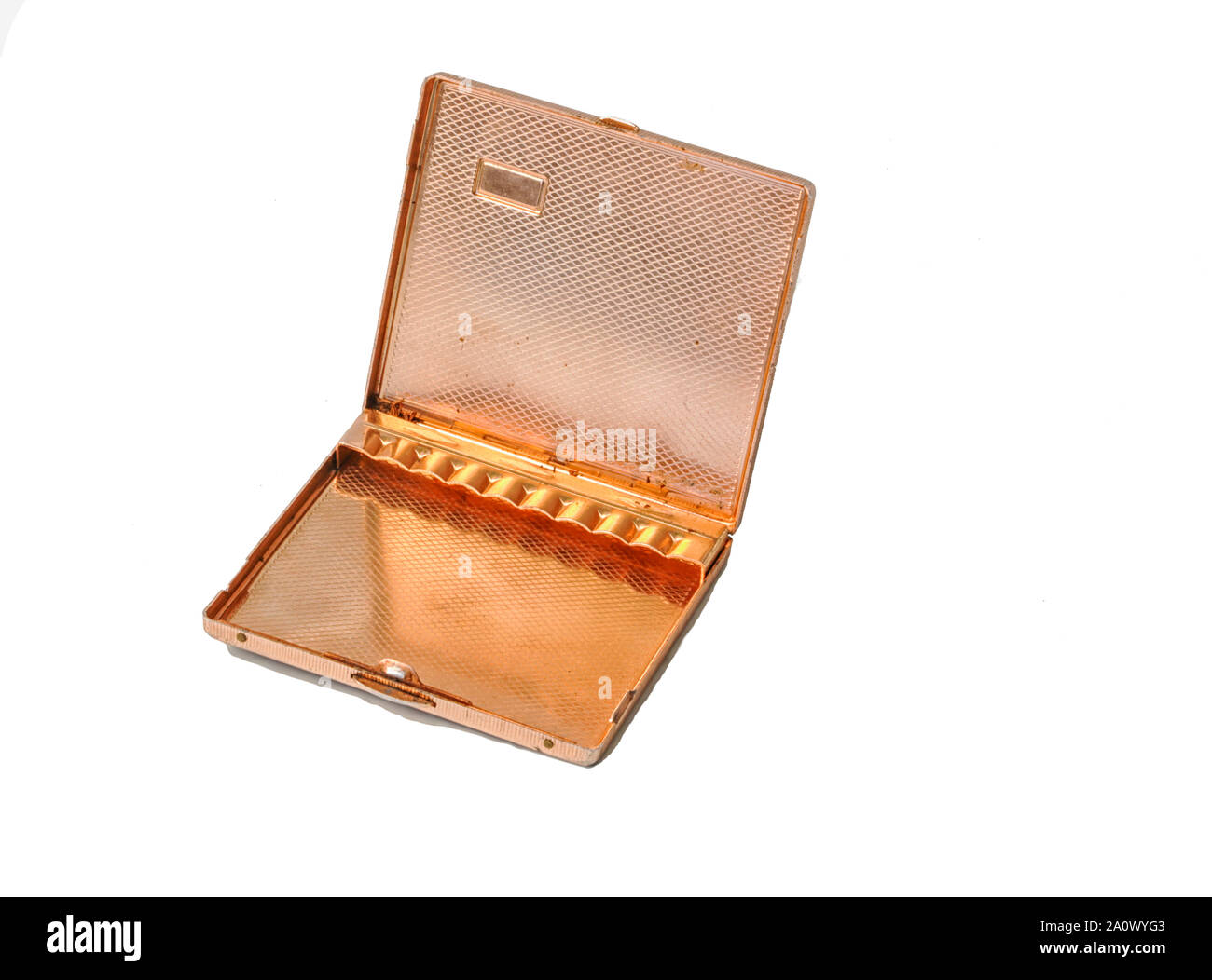 Zigaretten Case aus der 50er Jahre isoliert auf weißem Stockfoto