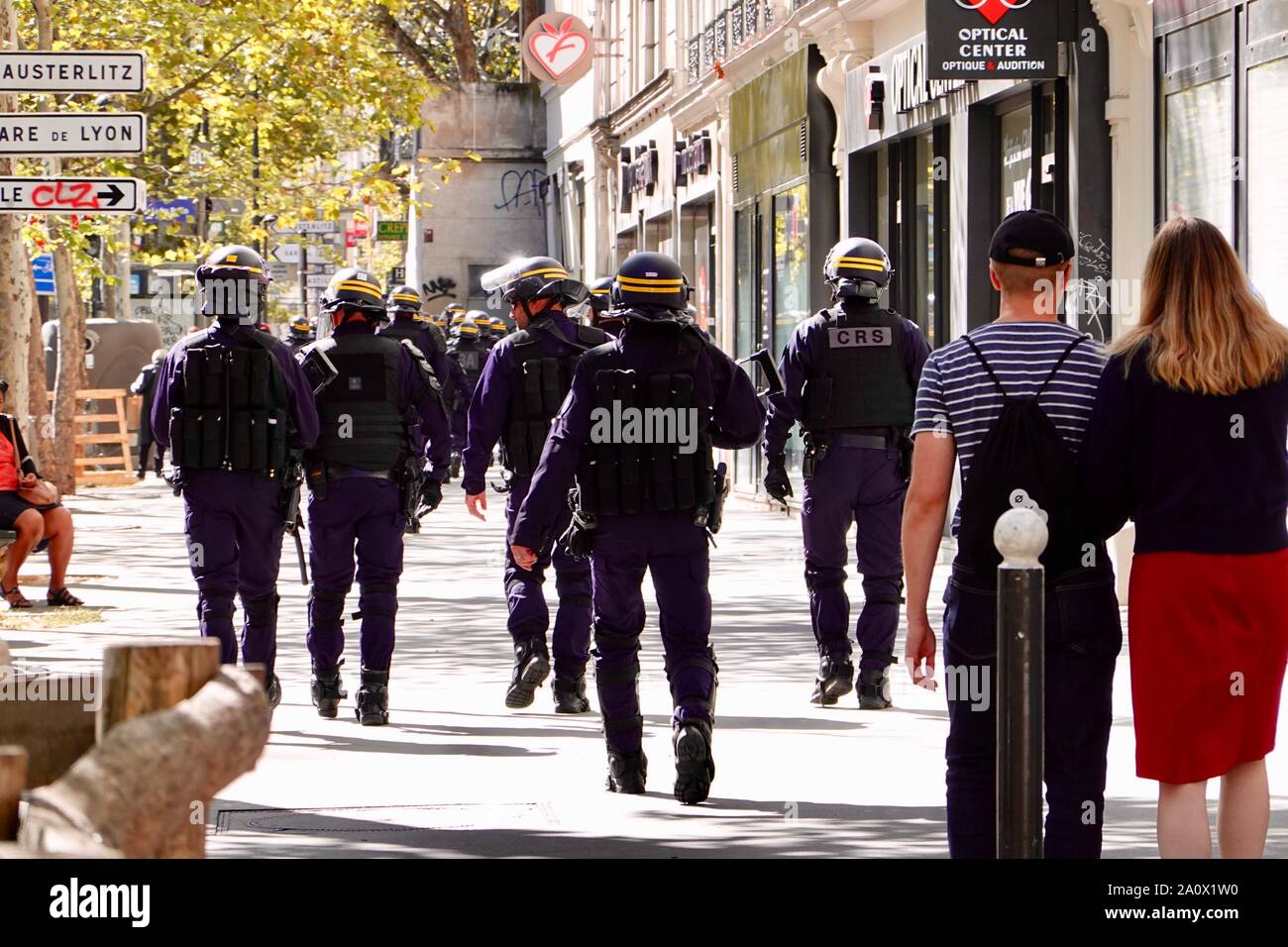 Französischen nationalen Polizei, auf dem Weg zum Überwachen 1 Paris Jugend globale Klima März im 12. Arrondissement, Paris, Frankreich. Stockfoto